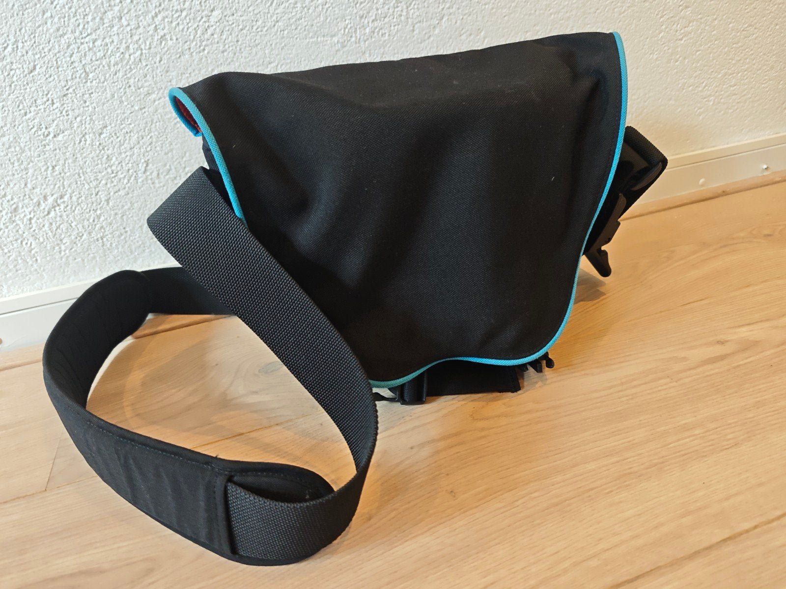 Crumpler fototas, Gebruikt, Verstelbare indeling, Zwart, Schoudertas