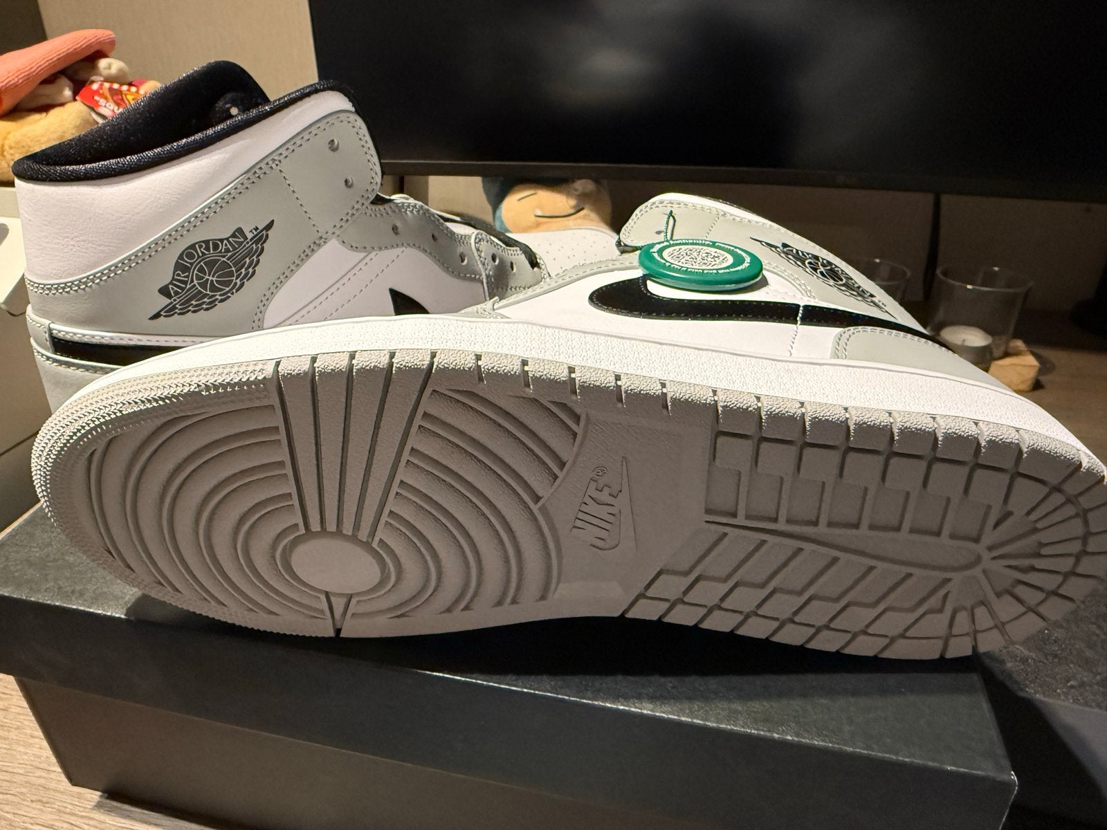 Nike Air Jordan 1 Mid Light Smoke Grey - Maat 45, Overige kleuren, Nieuw, Ophalen of Verzenden, Sneakers of Gympen