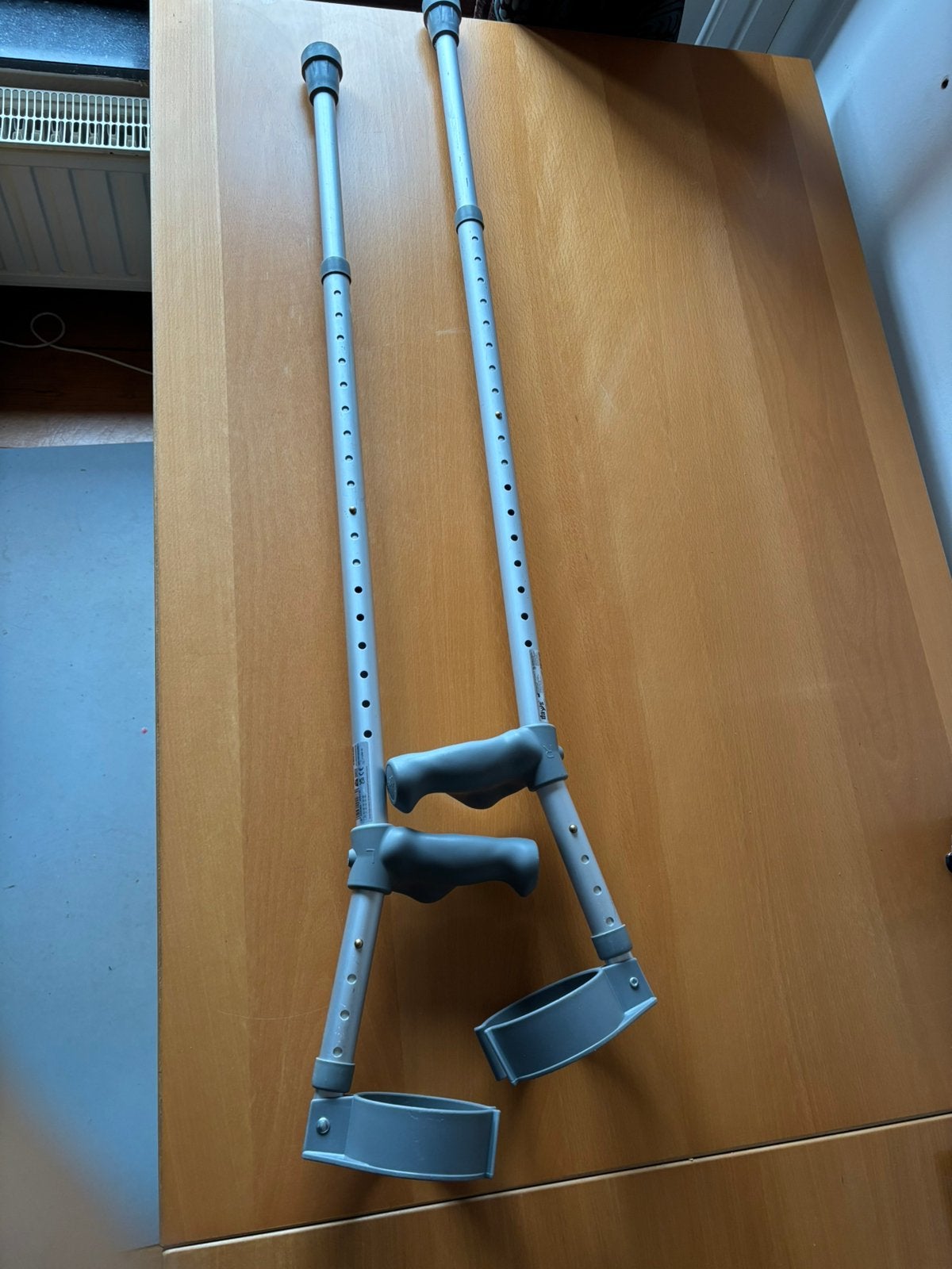 Set krukken, Ophalen, Zo goed als nieuw