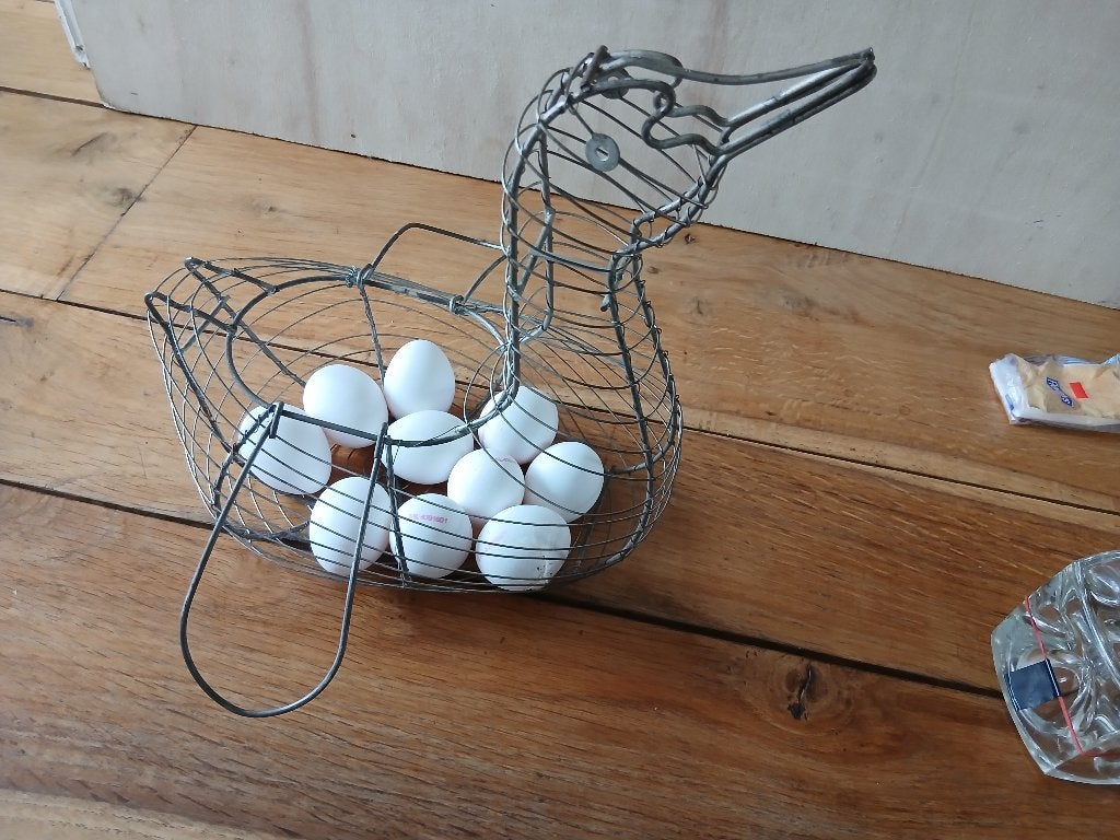 Metalen eier-verzamel-mandje in de vorm van een eend, Zilver, Ophalen of Verzenden, Zo goed als nieuw, Voorraadpot