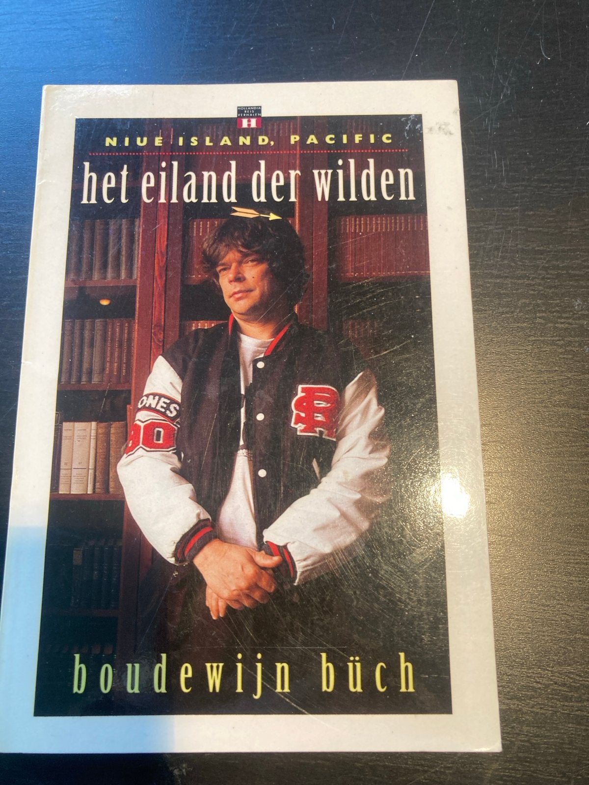 Het Eiland der Wilden - Boudewijn Büch, Boeken, Ophalen of Verzenden, Gelezen, Azië