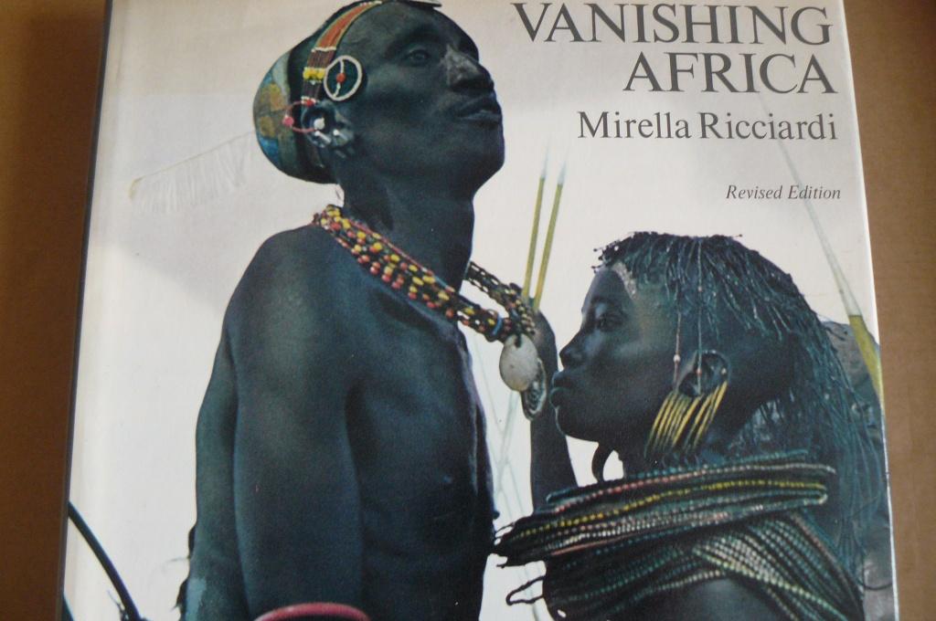 MIRELLA RICCIARDI / Vanishing Africa / Kenia / Masai, Boeken, Ophalen of Verzenden, Gelezen, Fotografen