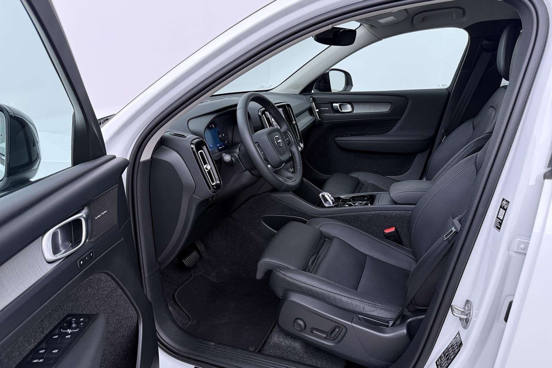 Volvo XC40 2.0 B3 Plus Dark | ACC | 360 Camera | Harman/Ka, Auto's, 15 km/l, Gebruikt, 4 cilinders, 1969 cc
