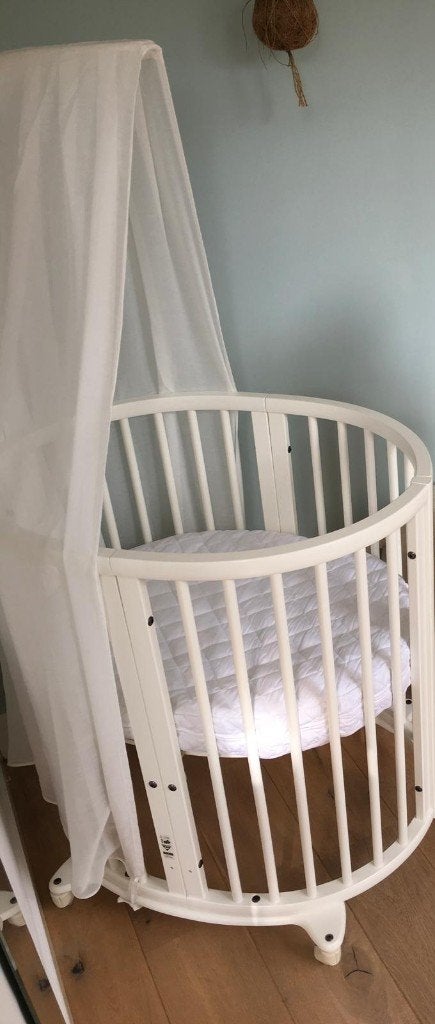Stokke Sleepi Mini + Bed White + Sluier, Ophalen, Zo goed als nieuw, Minder dan 140 cm, Matras
