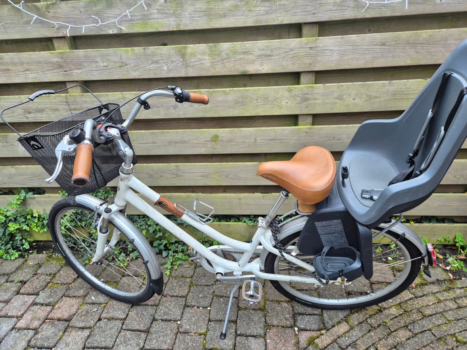Witte damesfiets met kinderzitje en mand, Fietsen en Brommers, Gebruikt, Velgrem, Versnellingen, 50 tot 53 cm