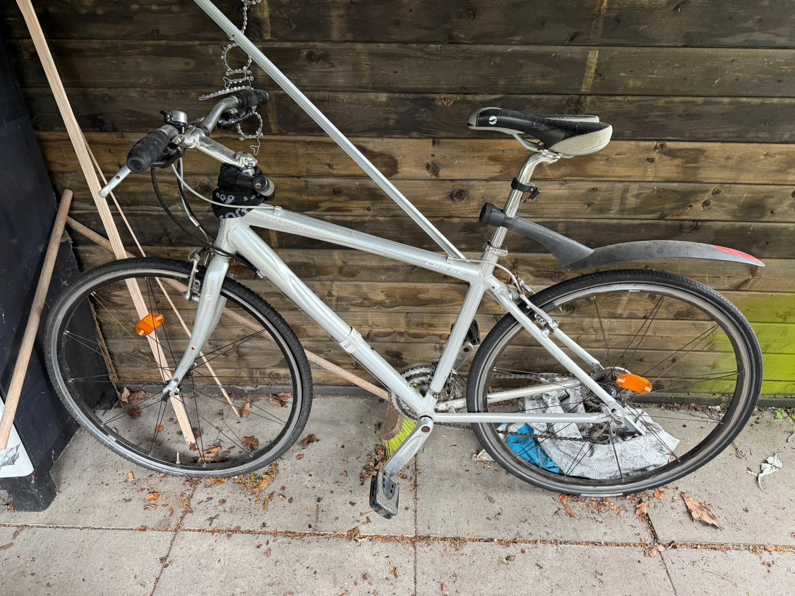 Hybrid / City Bike – Aluminum Frame – Needs New Tires, Ophalen of Verzenden, Gebruikt, Minder dan 10 versnellingen, Overige merken