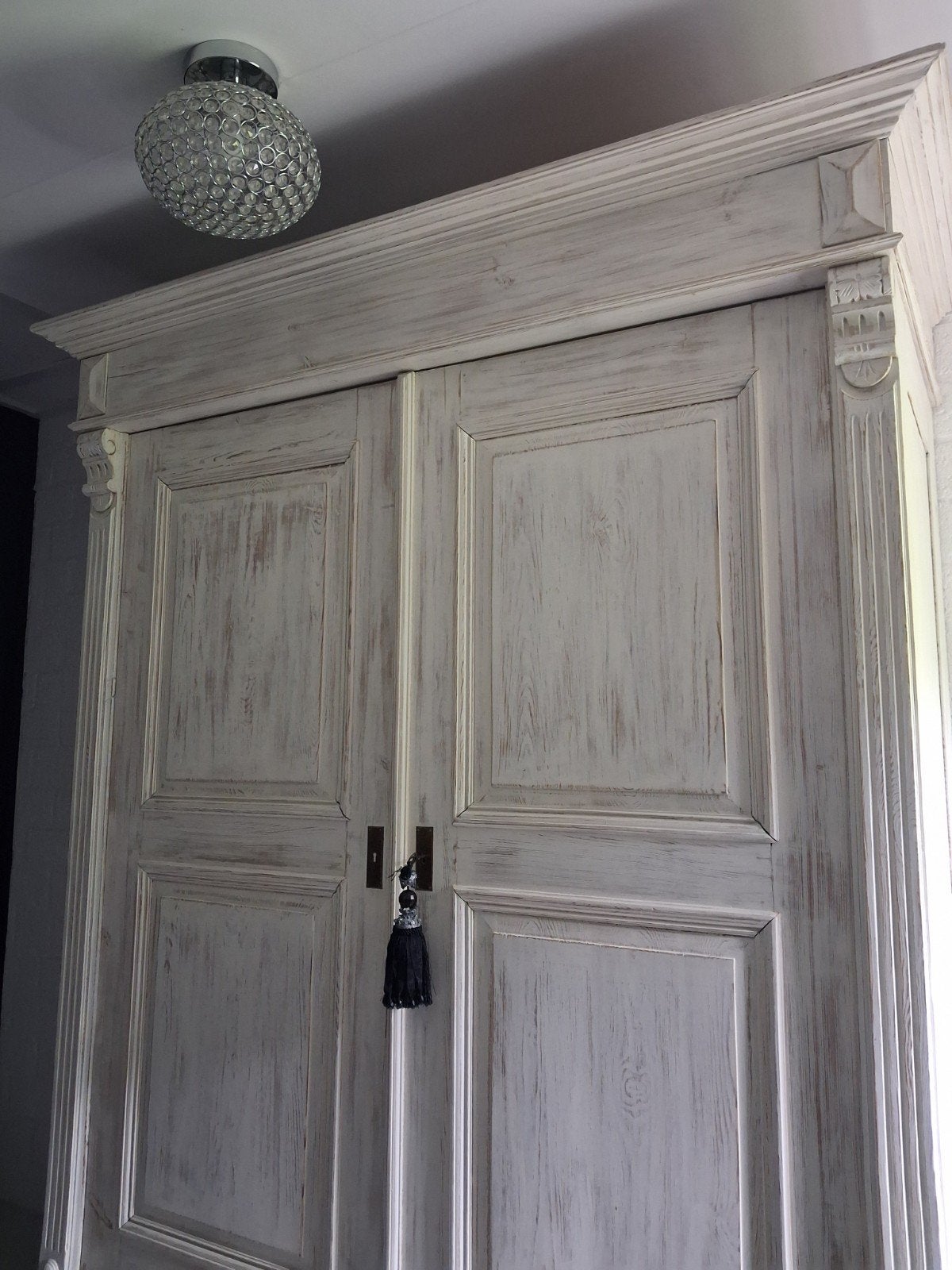 Antieke grenen kast - witgewassen, demontabel, Ophalen of Verzenden