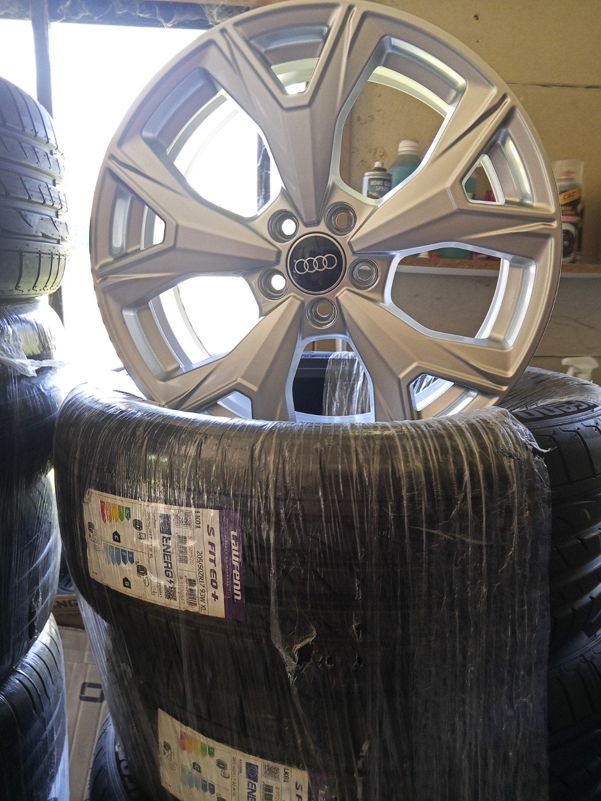 originele Audi a1 complete set, polo, Fabia, 205-50-17 5x100, Auto-onderdelen, Banden en Velgen, Ophalen, Banden en Velgen, Nieuw