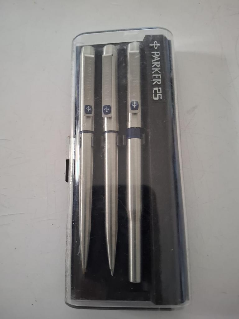 Parker 25 pennen set, Verzamelen, Pennenverzamelingen, Ophalen of Verzenden, Zo goed als nieuw, Balpen, Parker