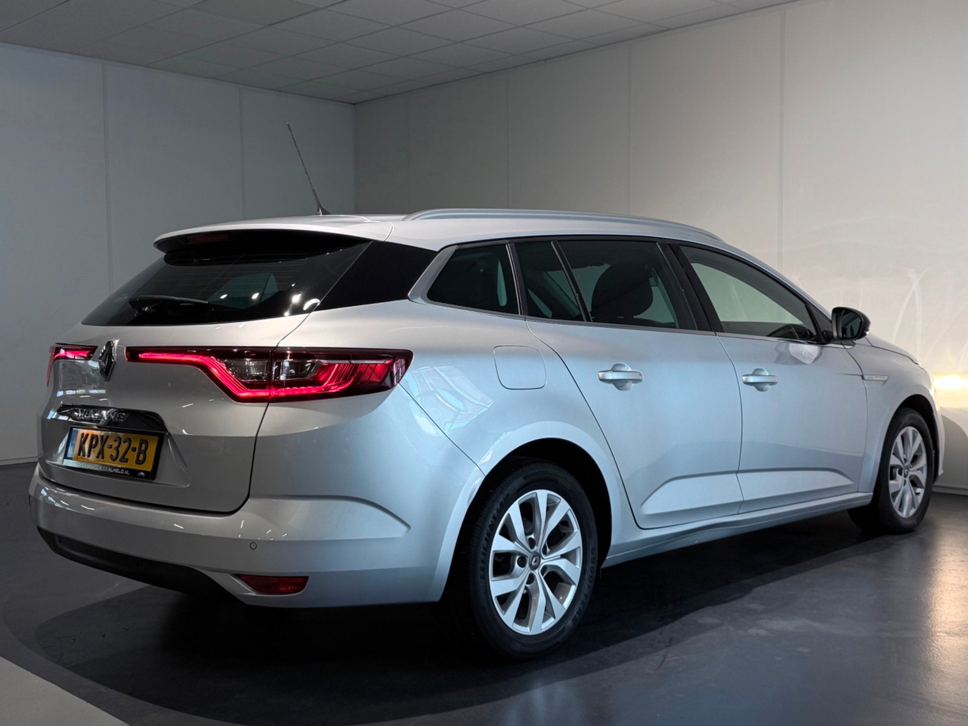 Renault Mégane Estate 1.3 TCe Limited /Clima/Cruise/LED/Car, Voorwielaandrijving, Dealer onderhouden, Stof, Gebruikt