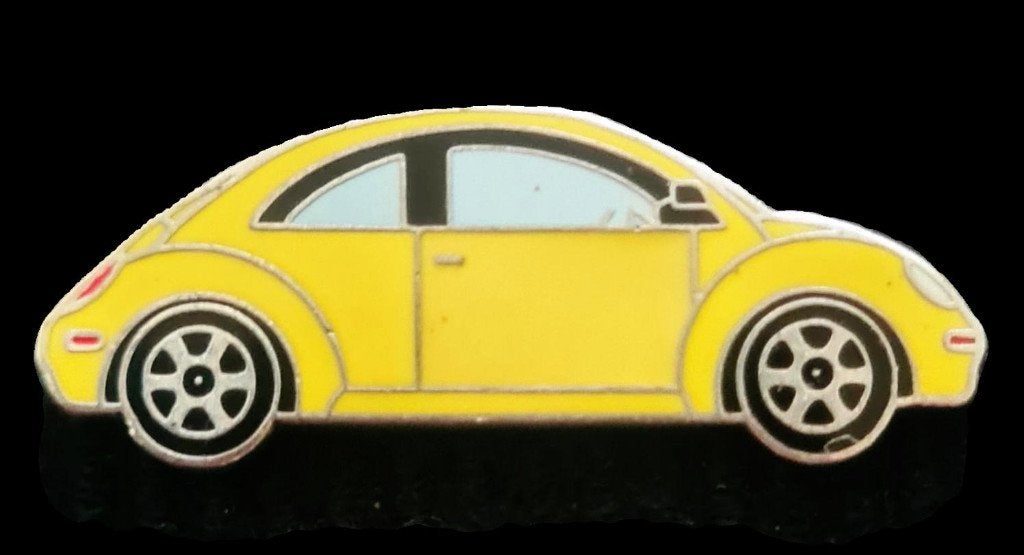 Volkswagen Beetle pin- geel emaille, Verzenden, Nieuw, Transport, Speldje of Pin