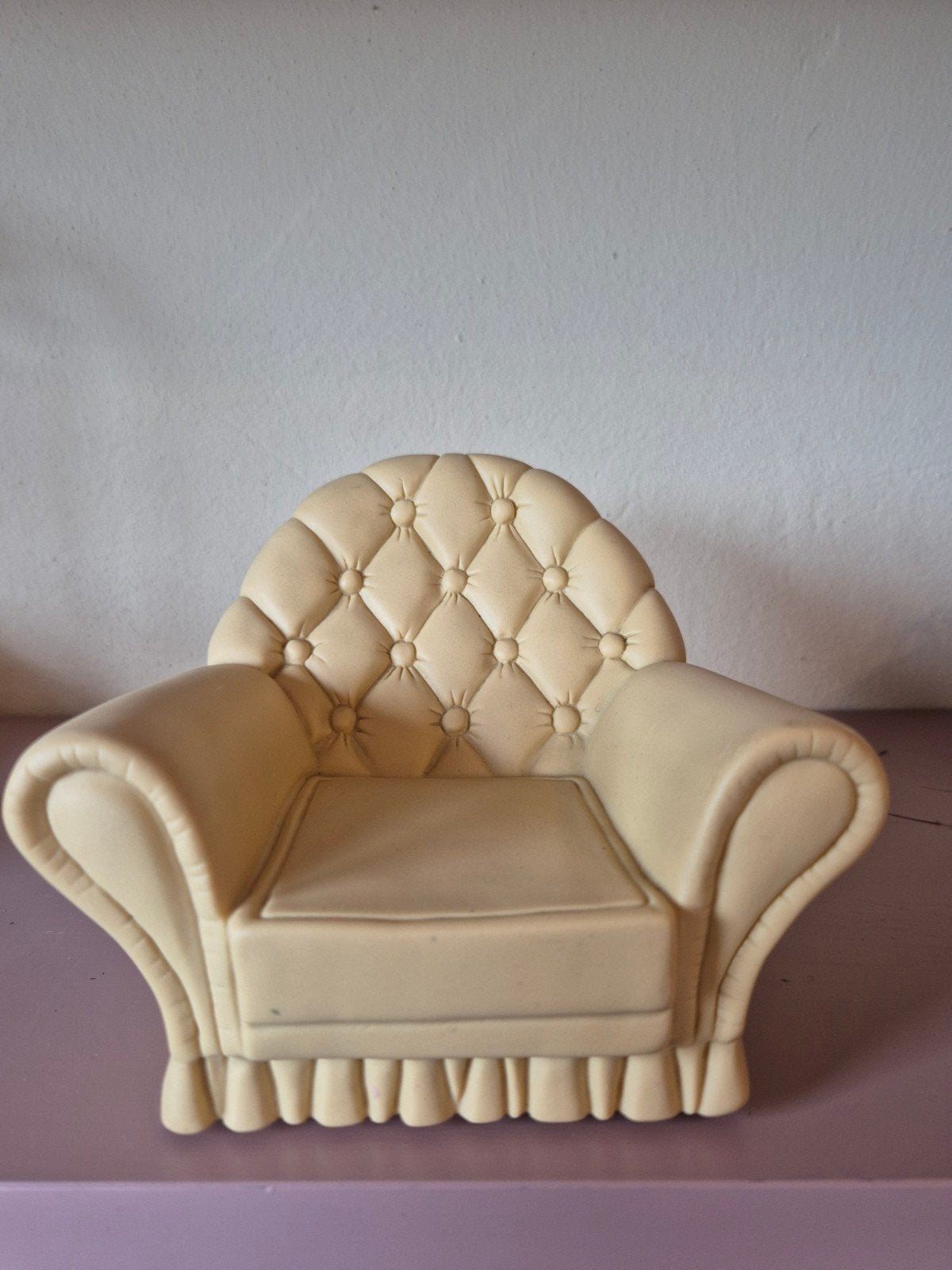Sindy barbie Vintage crèmekleurig vinyl fauteuil stoel, Ophalen of Verzenden