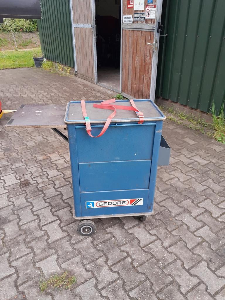 Gereedschapwagen gedore, Ophalen