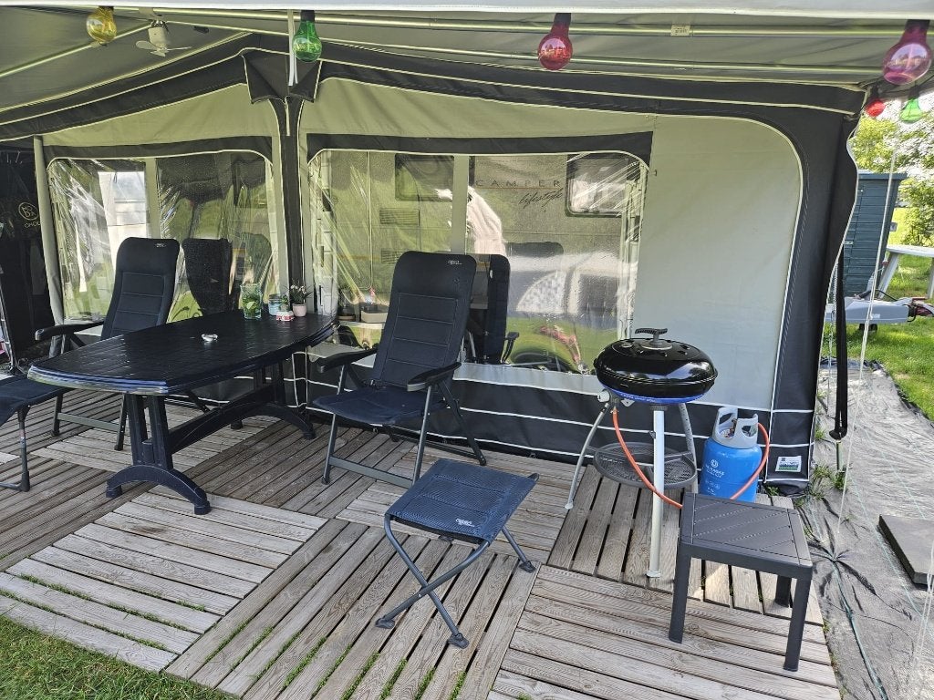 Dethleffs Caravan Lifestyle 540 DBM +mover, voortent, luifel, Kachel, Rondzit, 7 tot 8 meter, Particulier