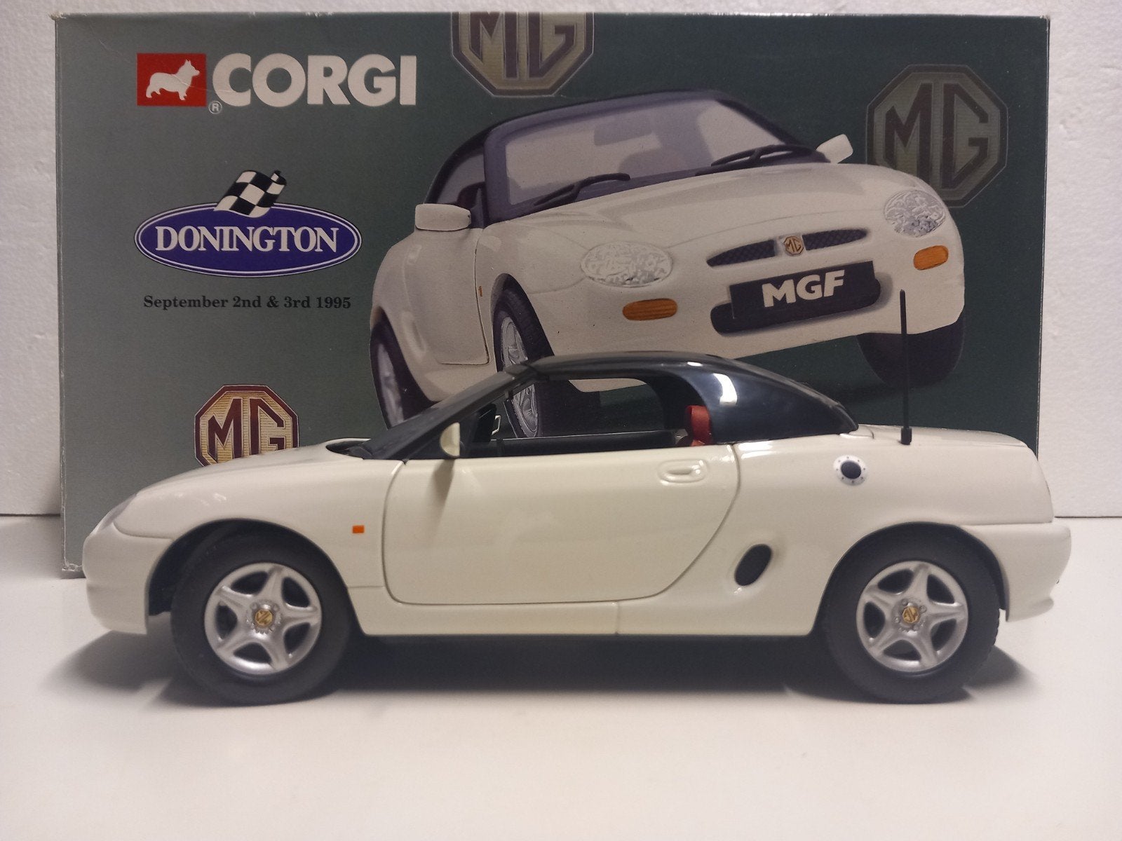 MG MGF Donington white Corgi metal 1:18 KRD, Ophalen of Verzenden, Zo goed als nieuw, Auto, Overige merken