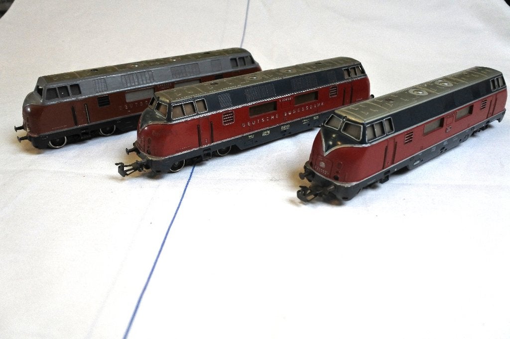 marklin 3021 drie stuks v200, Hobby en Vrije tijd, Modeltreinen | H0, Gebruikt, Locomotief, Wisselstroom, Märklin, Ophalen of Verzenden