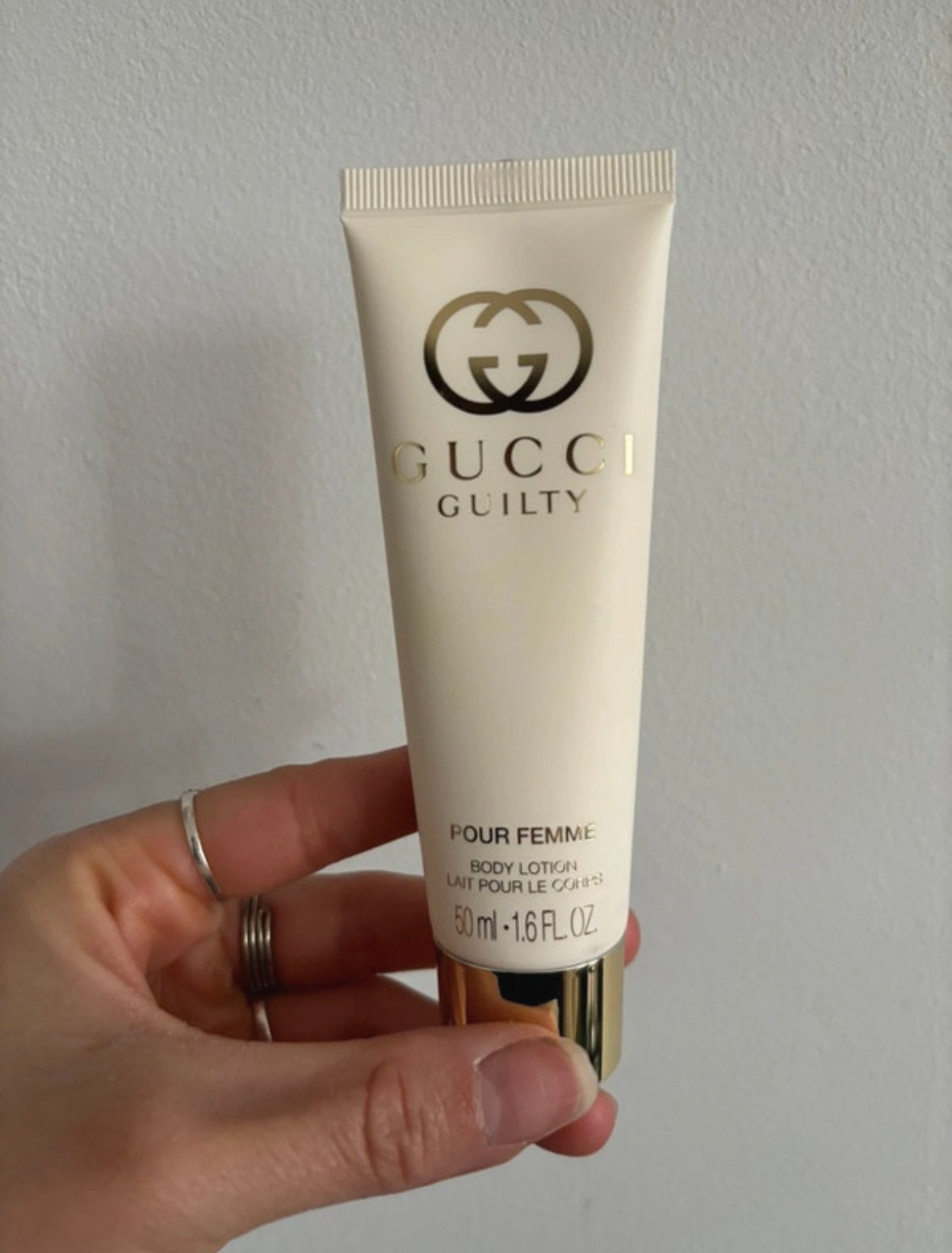 Gucci guilty pour femme body lotion 50ml, Sieraden, Tassen en Uiterlijk, Uiterlijk | Lichaamsverzorging, Ophalen of Verzenden