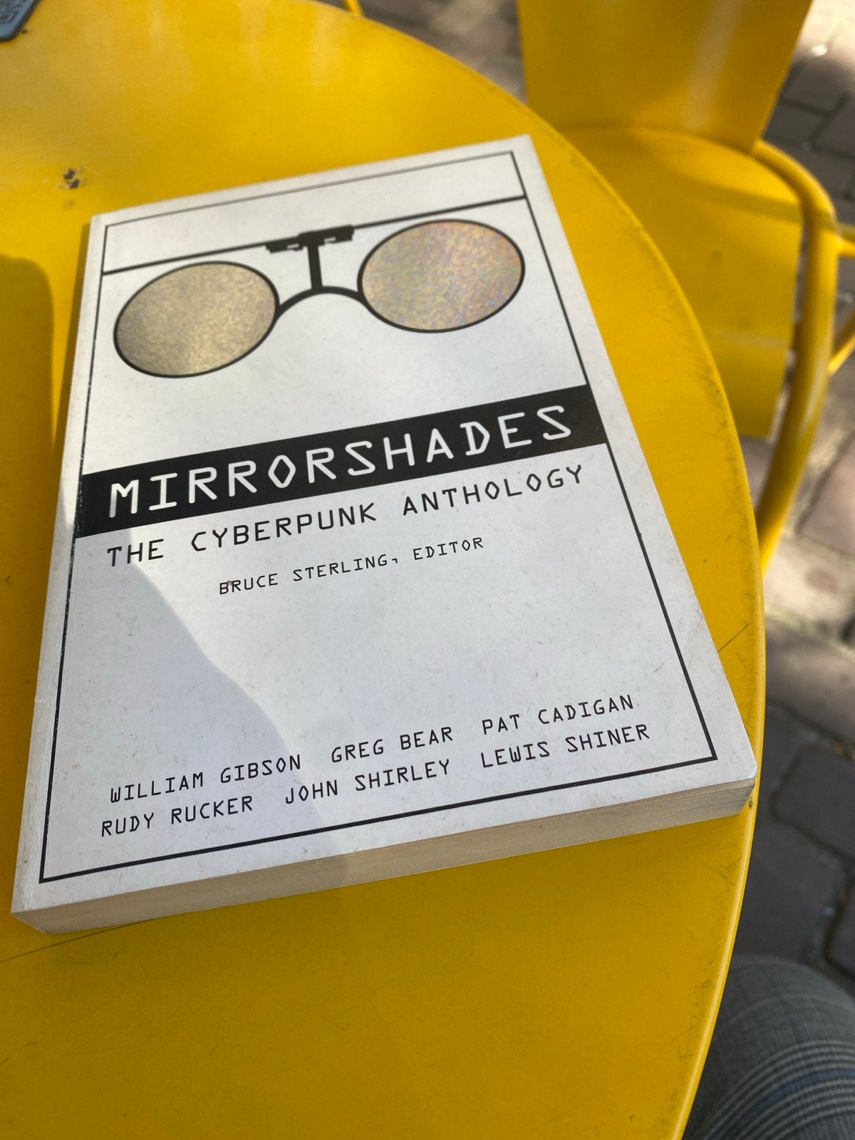 Mirrorshades: The Cyberpunk Anthology - Bruce Sterling, Boeken, Ophalen of Verzenden, Gelezen