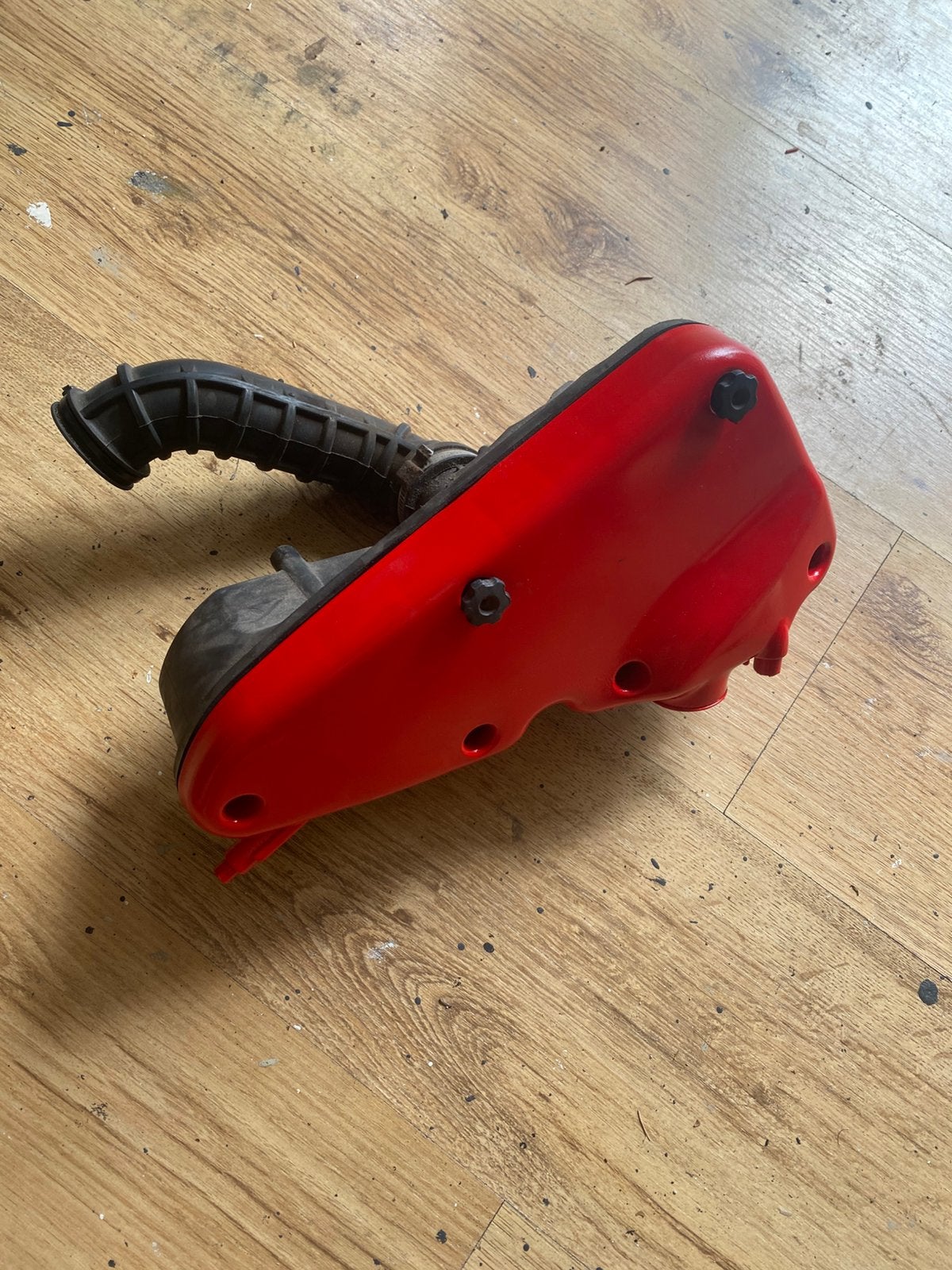 Vespa sprint/primavera rode luchtfilterbox- is ooit gespoten, Ophalen of Verzenden, Zo goed als nieuw, Overige typen, Vespa