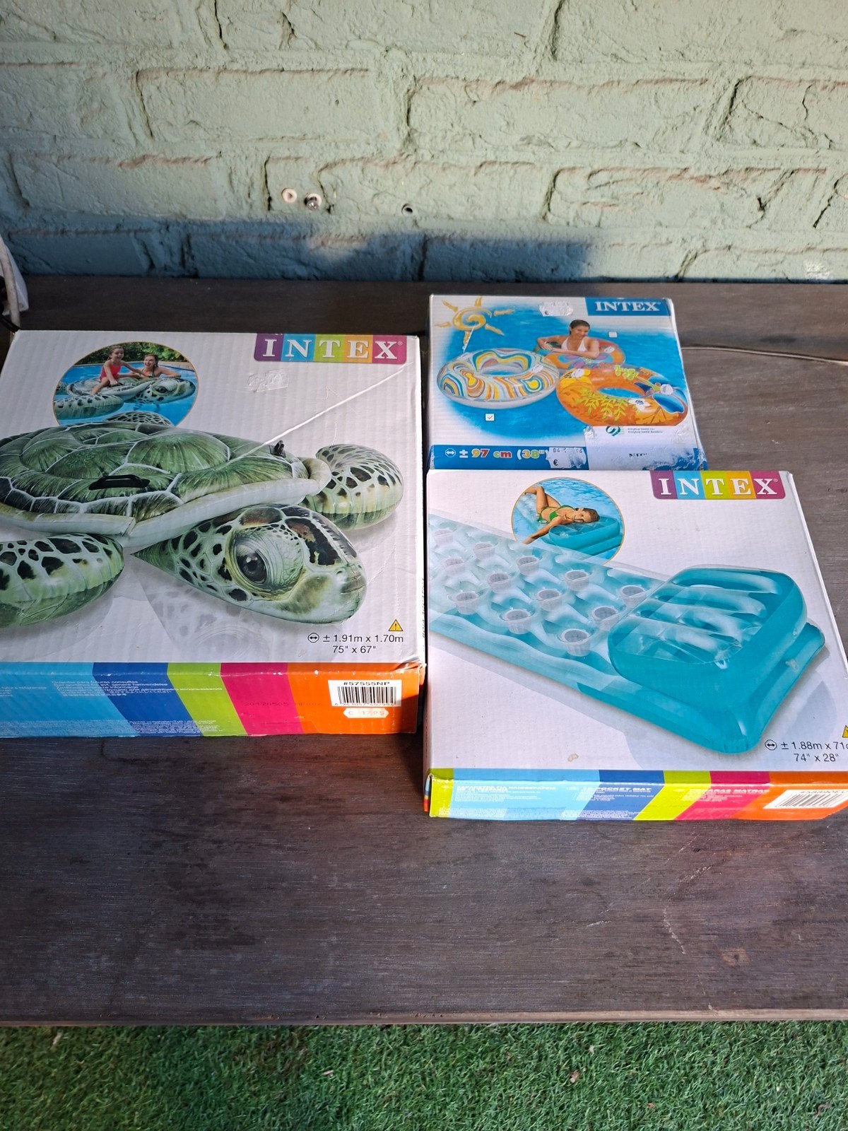 Nieuw grote schildpad. Luchtbed en zwemband, Ophalen, Nieuw