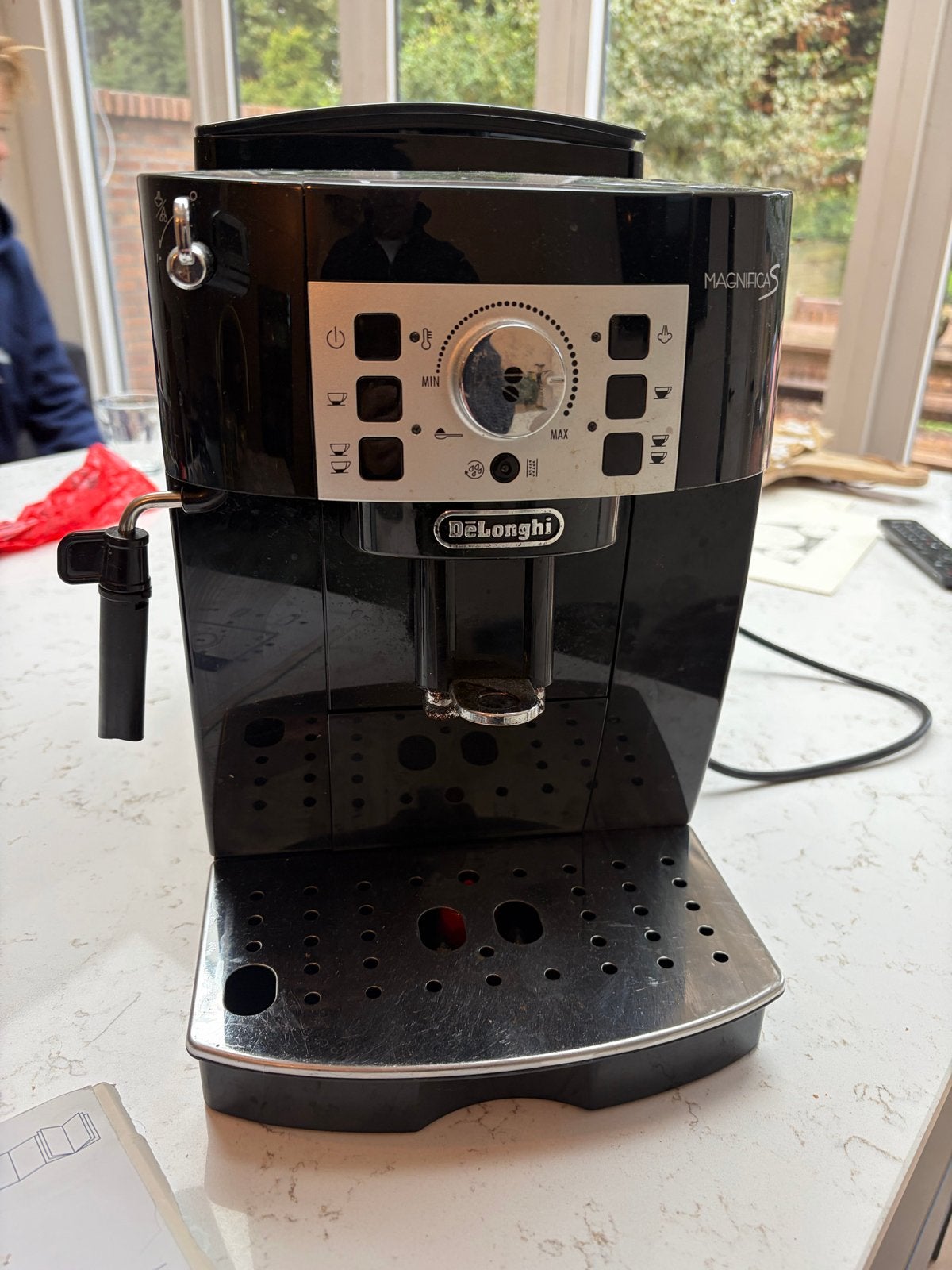 DeLonghi Magnifica S volautomatische espressomachine, Stoompijpje, Gebruikt, Verzenden, 10 kopjes of meer