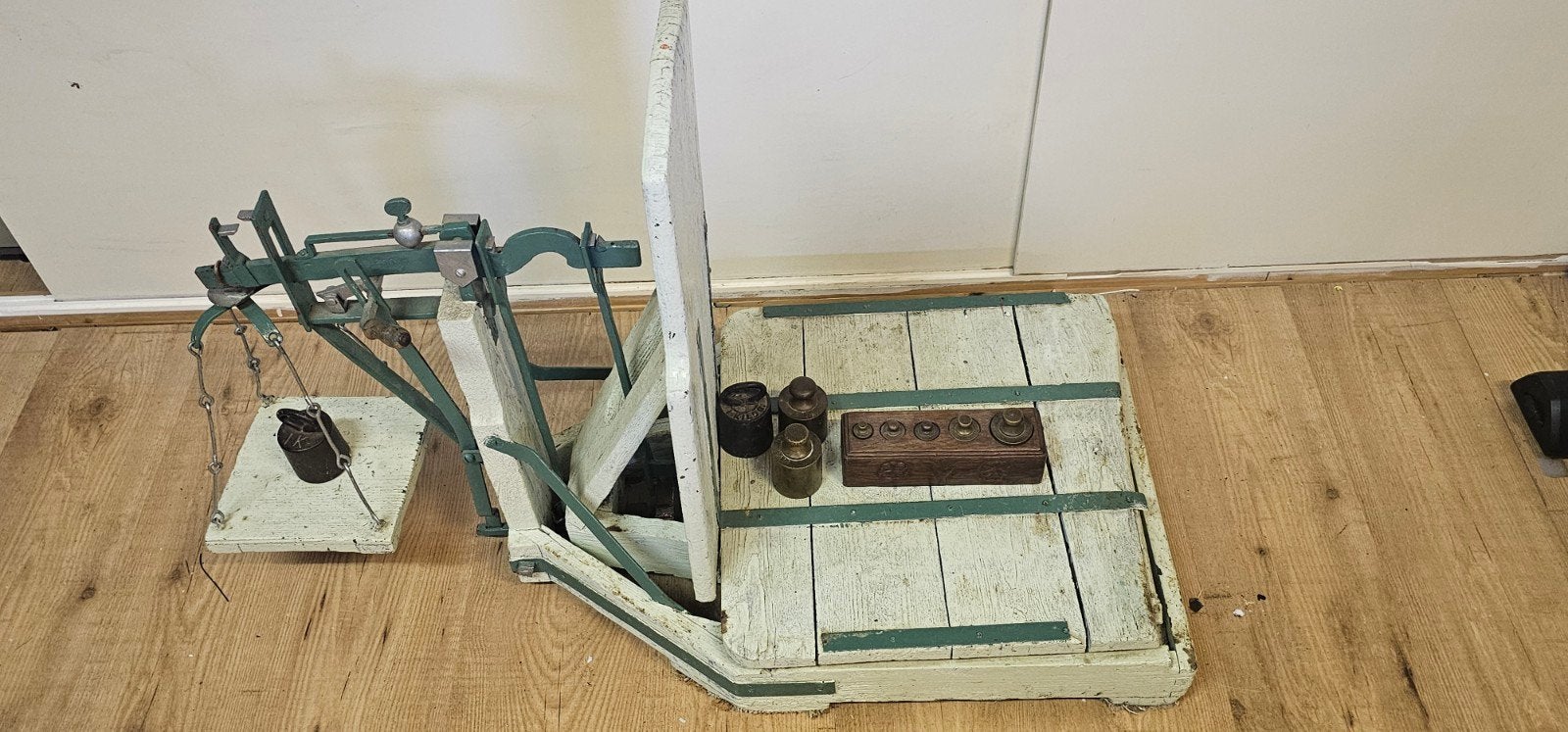 Antieke bascule weegschaal met gewichten - 100 kg, Ophalen