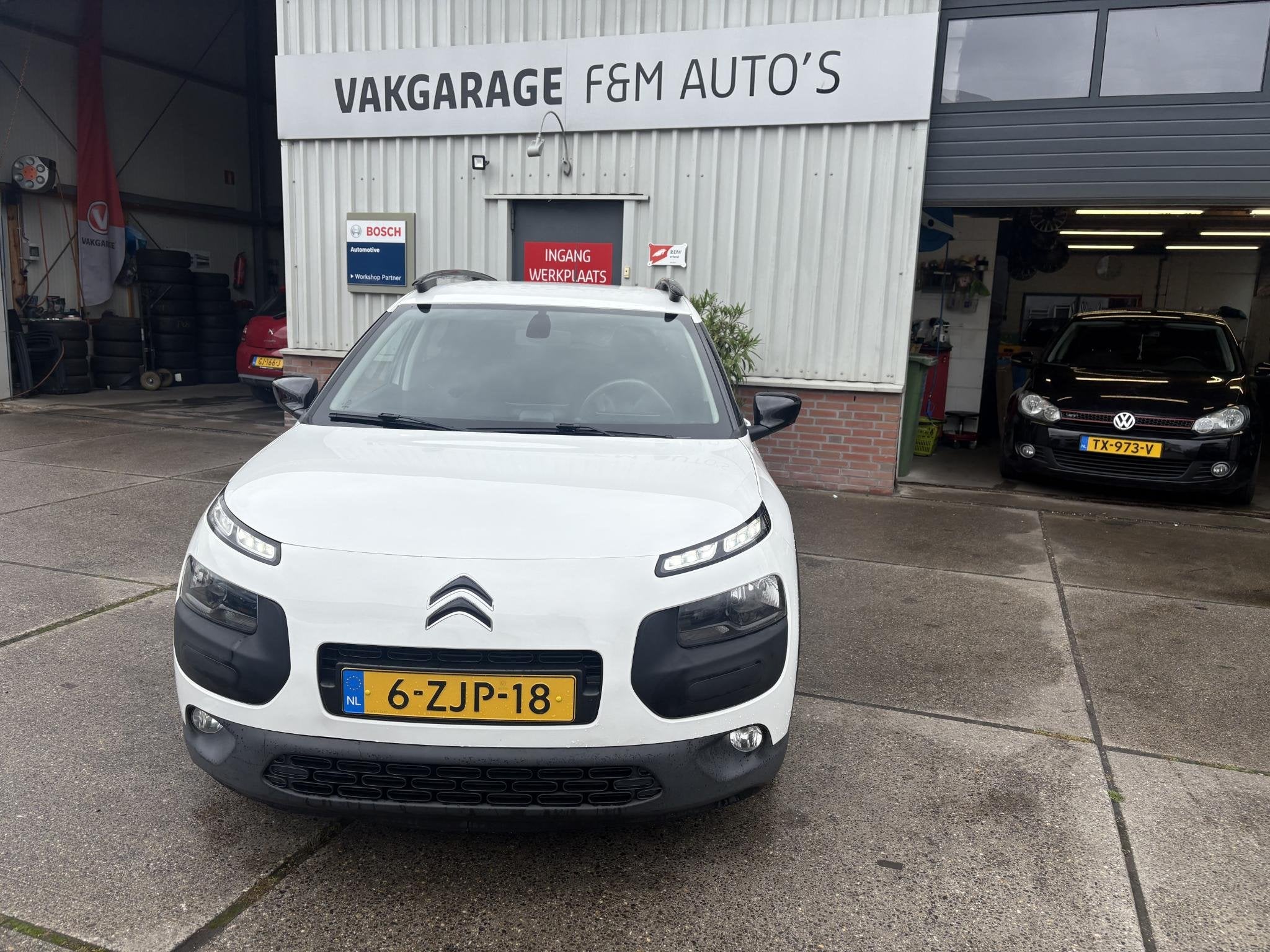 Citroen C4 Cactus 1.2 PureTech Shine Clima, camera, trekhaak, Auto's, Stof, Euro 6, 1199 cc, 995 kg
