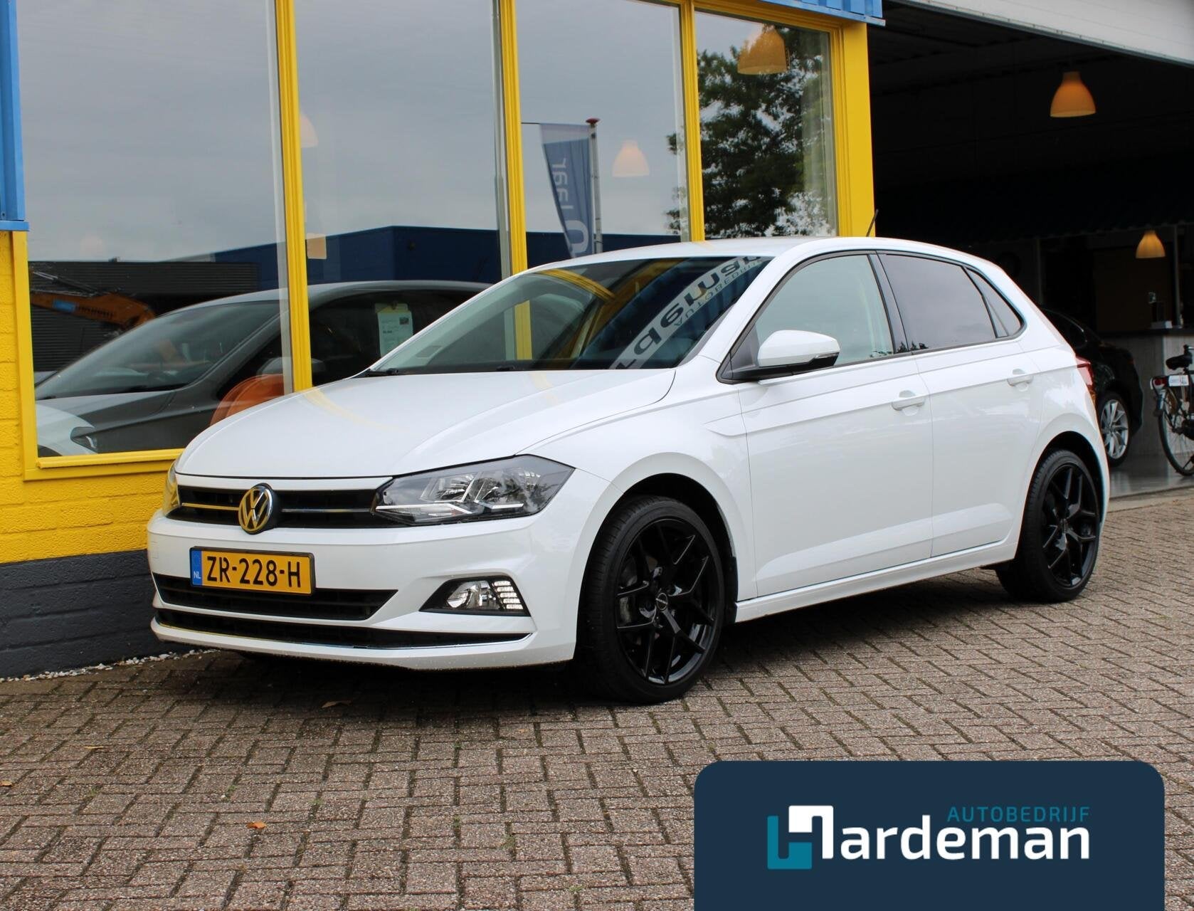 Volkswagen Polo 1.0 TSI Highline Carplay Virtual cockpit, Gebruikt, Euro 6, 95 pk, Met garantie (alle)