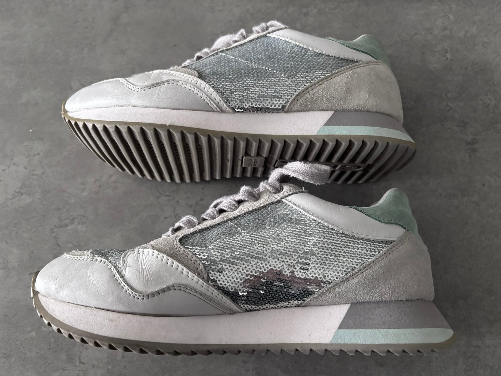 Leren sneakers -GEOX - maat 37, Ophalen of Verzenden, Grijs, Sneakers of Gympen, Zo goed als nieuw