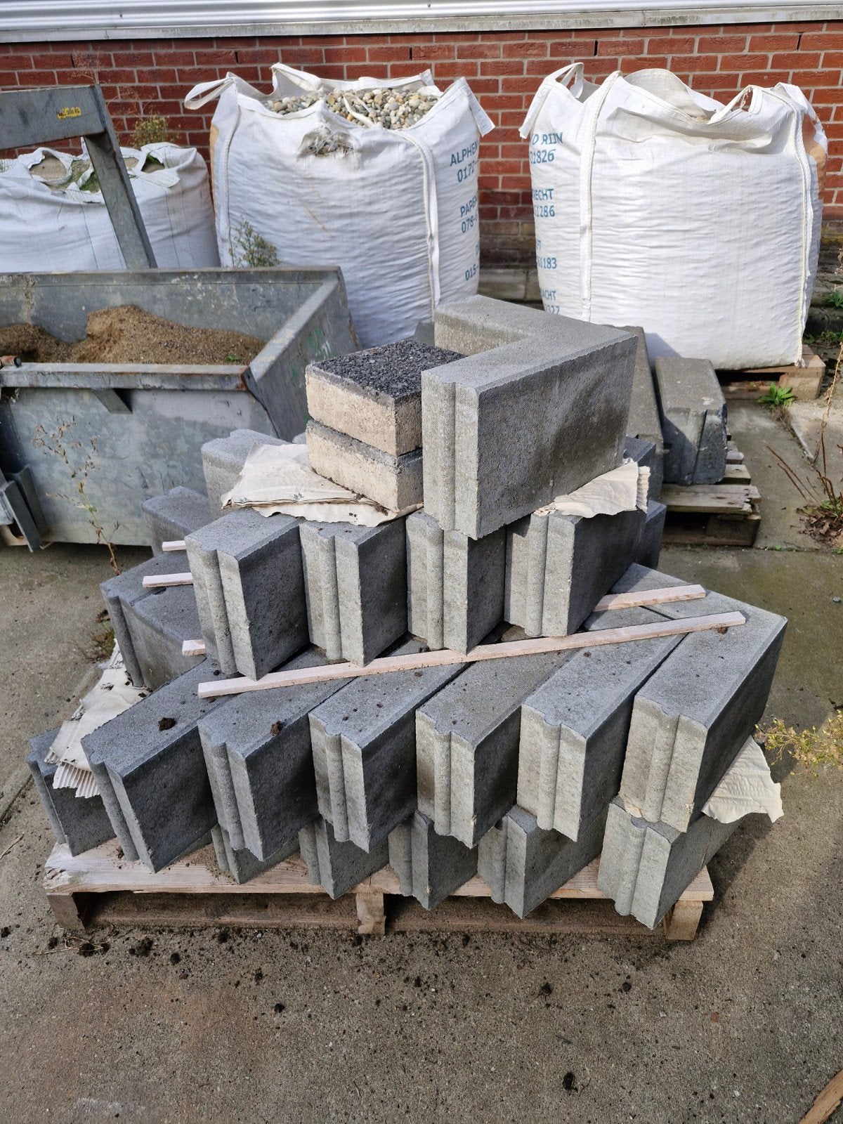 Betonnen opsluitbanden en stapelblokken, Ophalen, Gebruikt, Overige typen