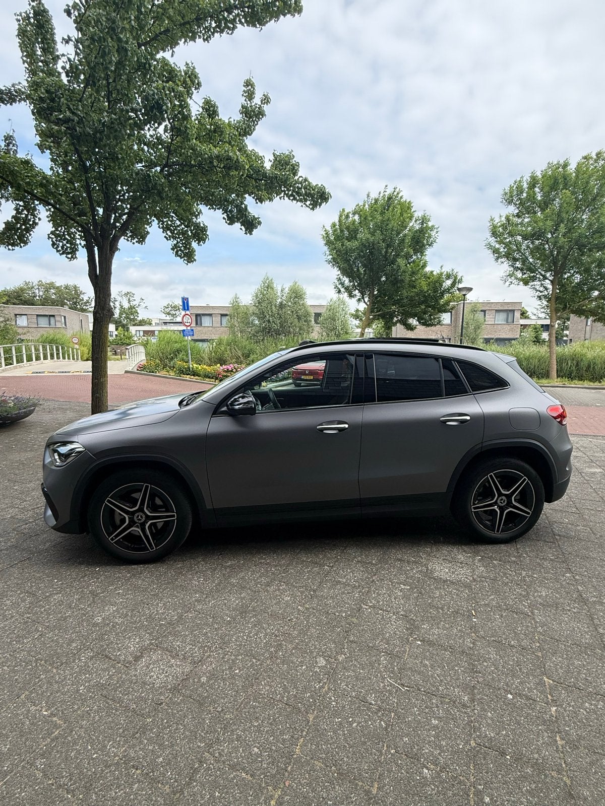 Mercedes-Benz GLA 250 e 218pk 8G-DCT 2021 Grijs, Auto's, Mercedes-Benz, 1800 kg, Zwart, Alcantara, 71 km/l