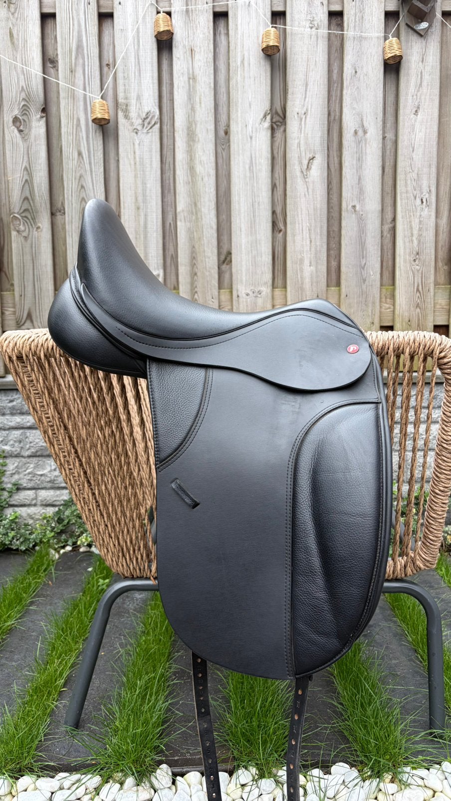1jaar oude Thorowgood dressuurzadel “17,5, Ophalen, L (17.5 inch), Dressuur, Thorowgood