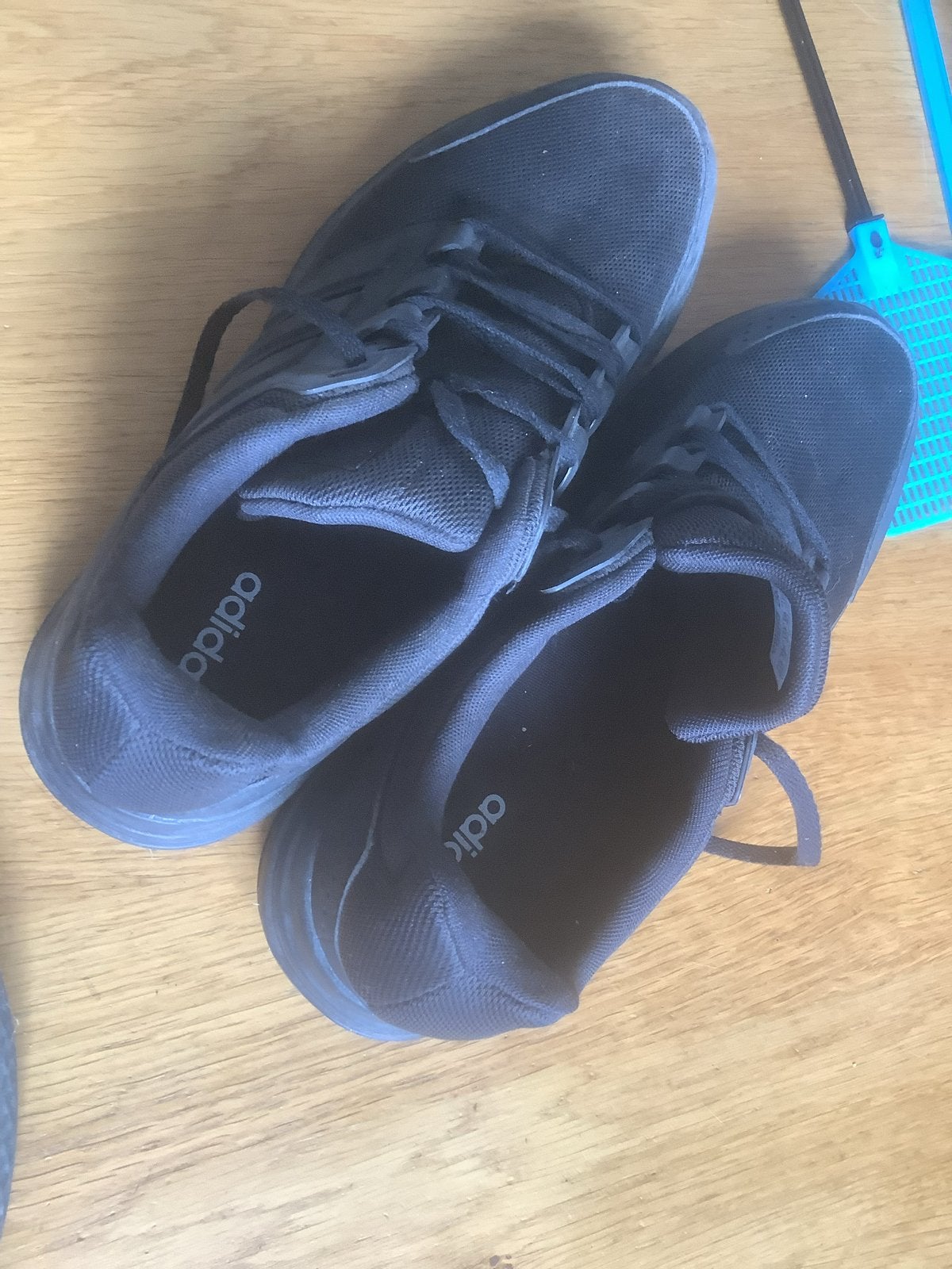 Adidas zwarte sneakers maat 44 2/3 in goede staat, Kleding | Heren, Schoenen, Ophalen of Verzenden, Gedragen, Zwart, Sneakers of Gympen