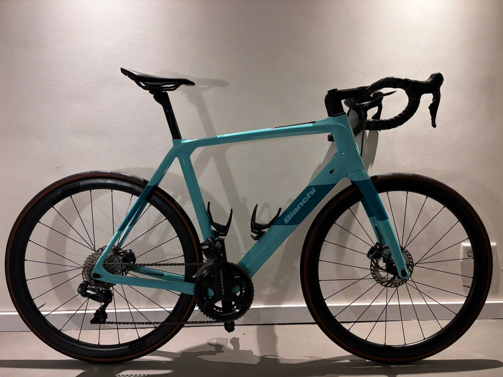 Bianchi Infinito CV Ultegra 57, Carbon, Zo goed als nieuw, 57 tot 61 cm, Meer dan 20 versnellingen
