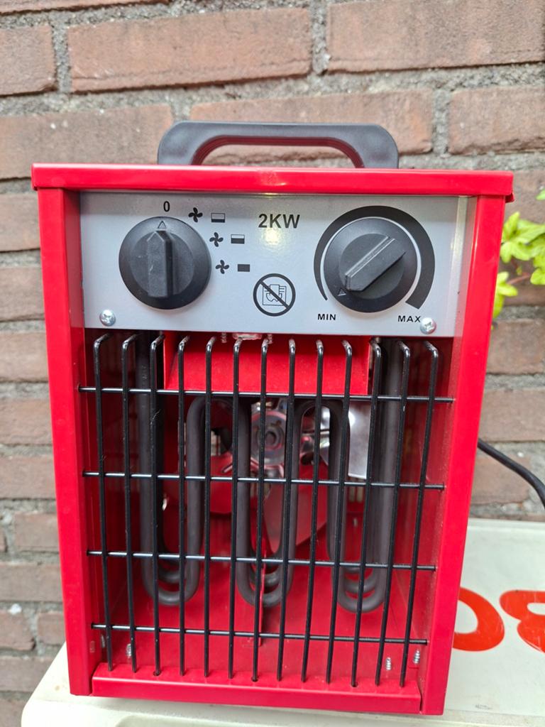 Rode Werkplaatskachel 2KW - Zo goed als nieuw, Ophalen of Verzenden