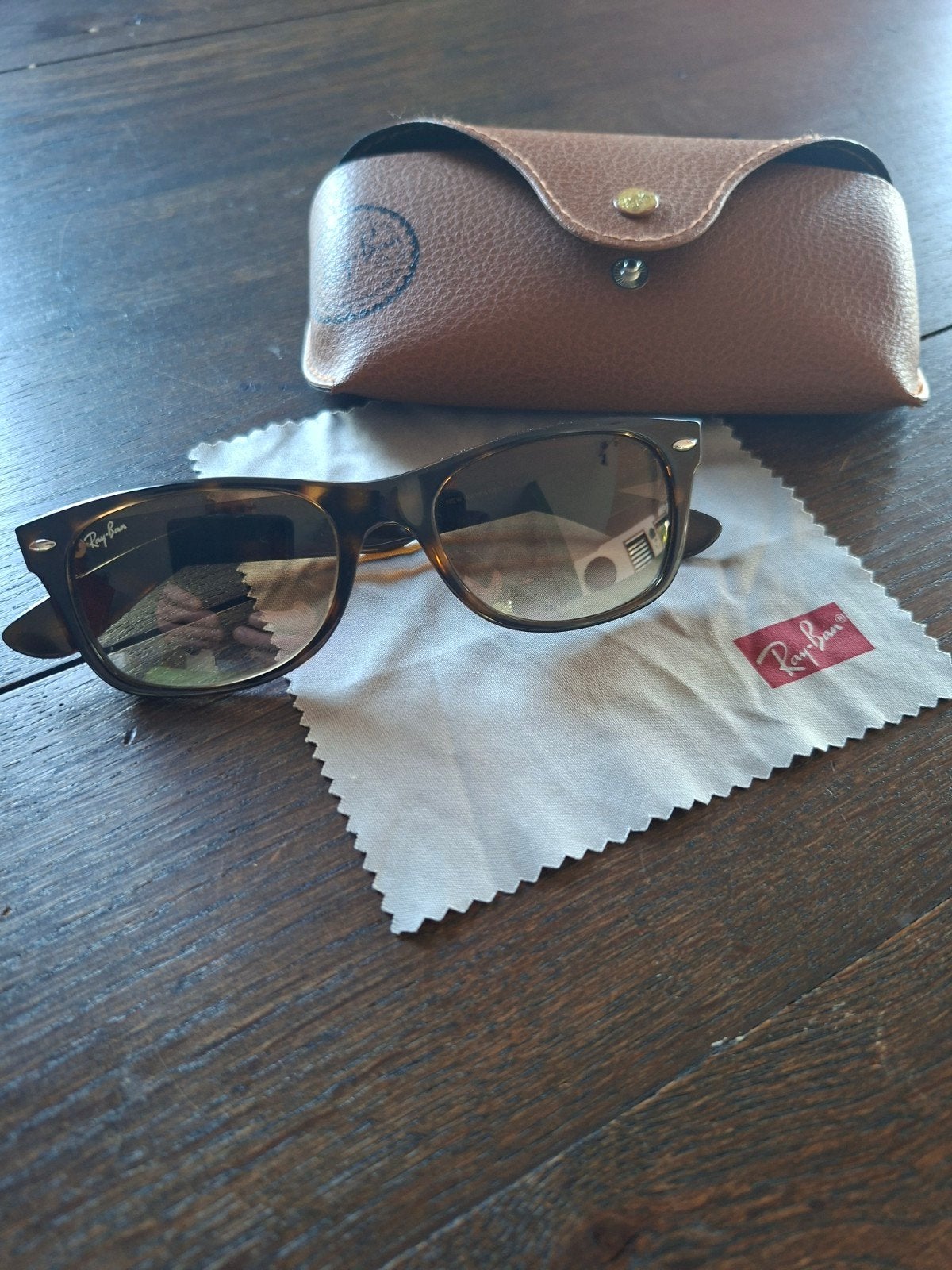 Ray-Ban New Wayfarer Zonnebril RB 2132 710/51, Zonnebril, Bruin, Ophalen of Verzenden, Zo goed als nieuw