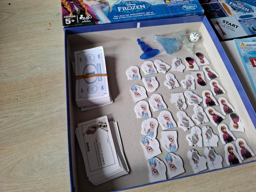Monopoly Junior Disney Frozen Bordspel, Ophalen of Verzenden, Zo goed als nieuw, Consumercare@hasbro.co.uk, Hasbro