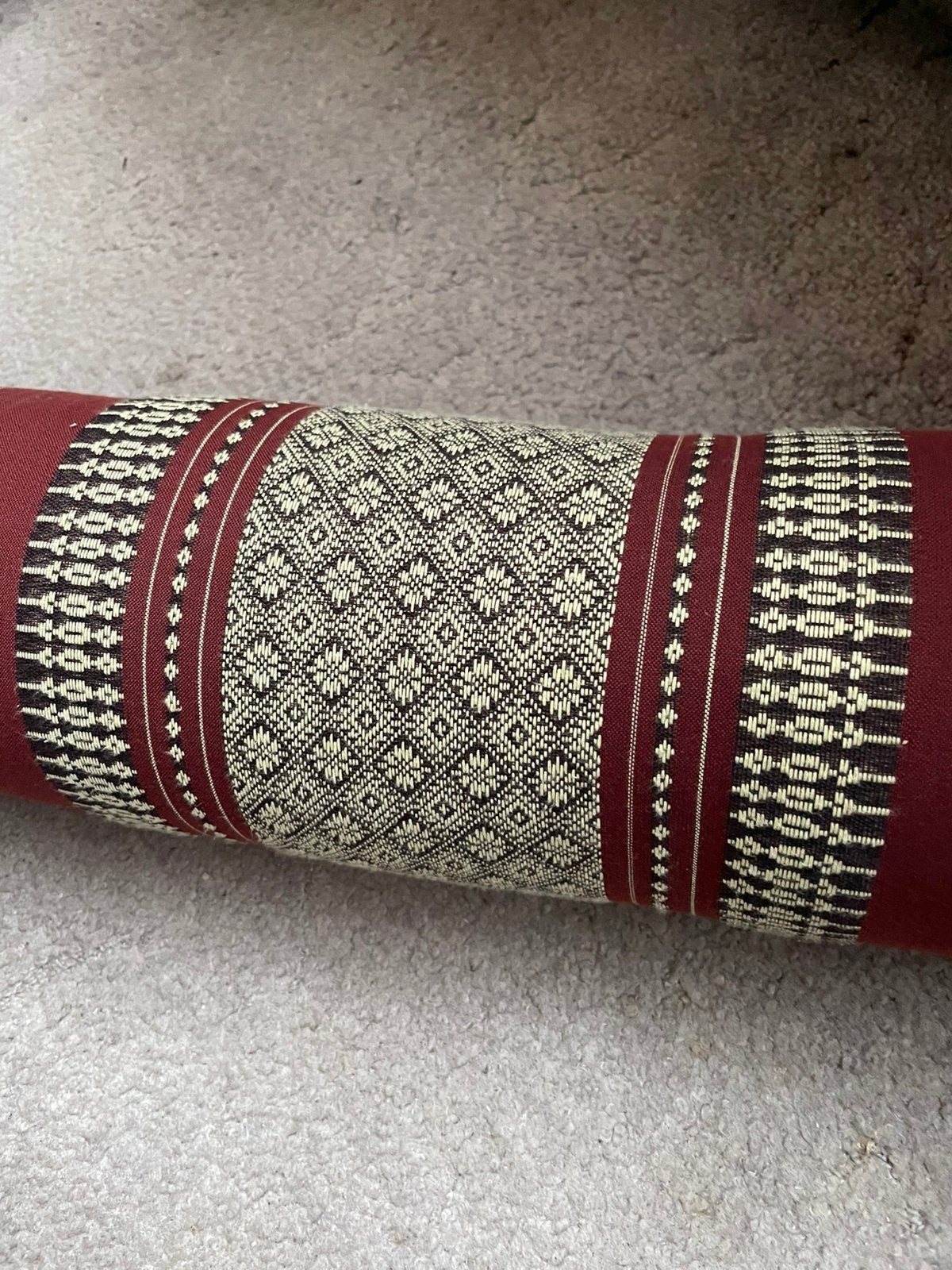 Nekkussen rond, Huis en Inrichting, Woonaccessoires | Kussens, Ophalen of Verzenden, Zo goed als nieuw, Bruin, Vierkant