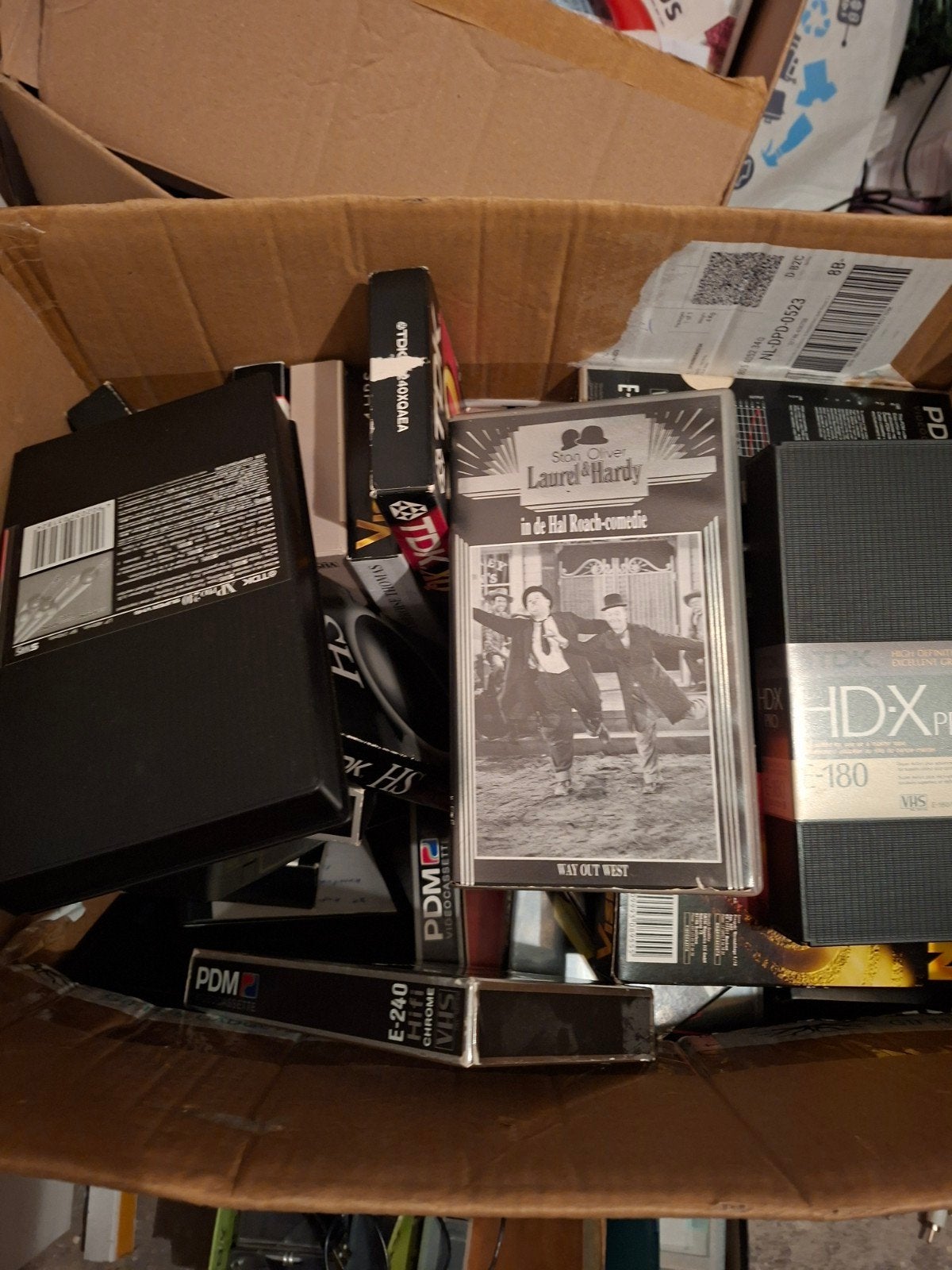 Grote doos VHS cassettes + Laurel & Hardy, Cd's en Dvd's, VHS | Film, Alle leeftijden, Ophalen of Verzenden, Gebruikt, Komedie