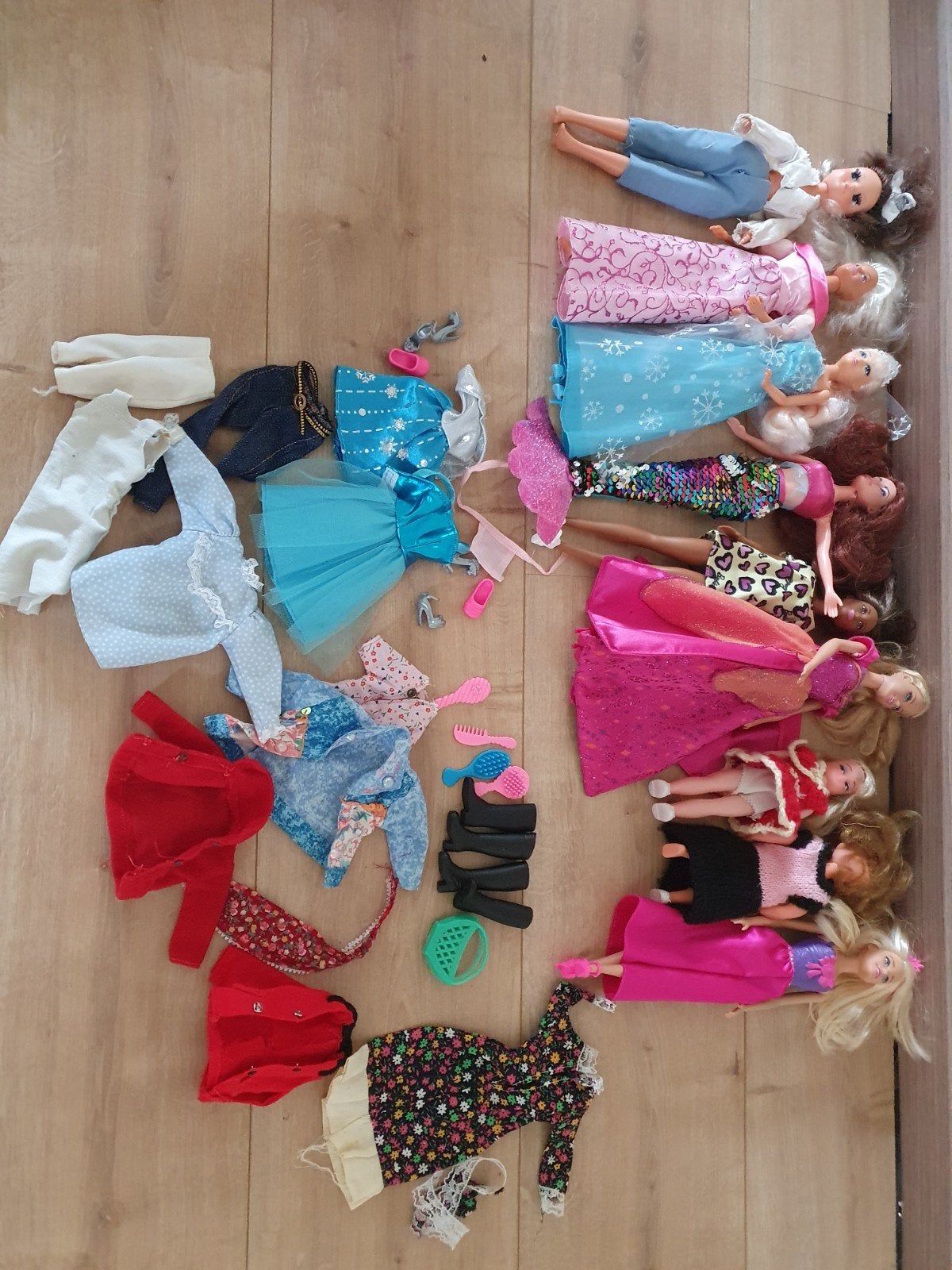 Barbiepoppen met accessoires, Ophalen, Gebruikt