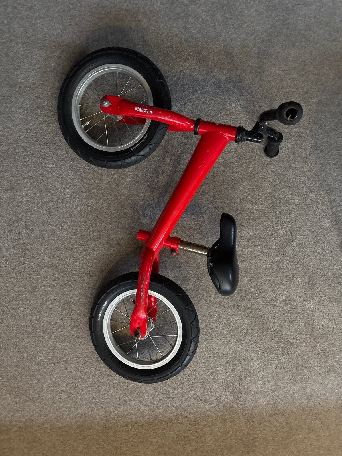 Rood Loopfietsje Loekie, Ophalen, Gebruikt, Minder dan 16 inch