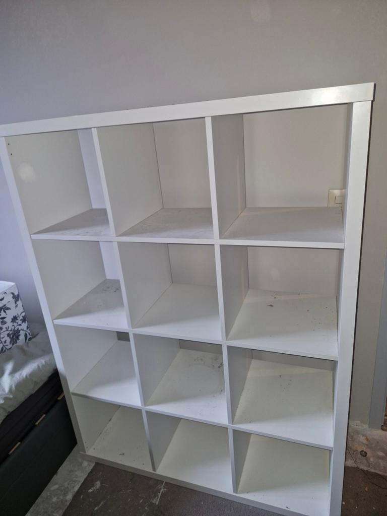 IKEA Kallax Kast met 12 vakken en 4 opbergboxen, Ophalen of Verzenden, Zo goed als nieuw