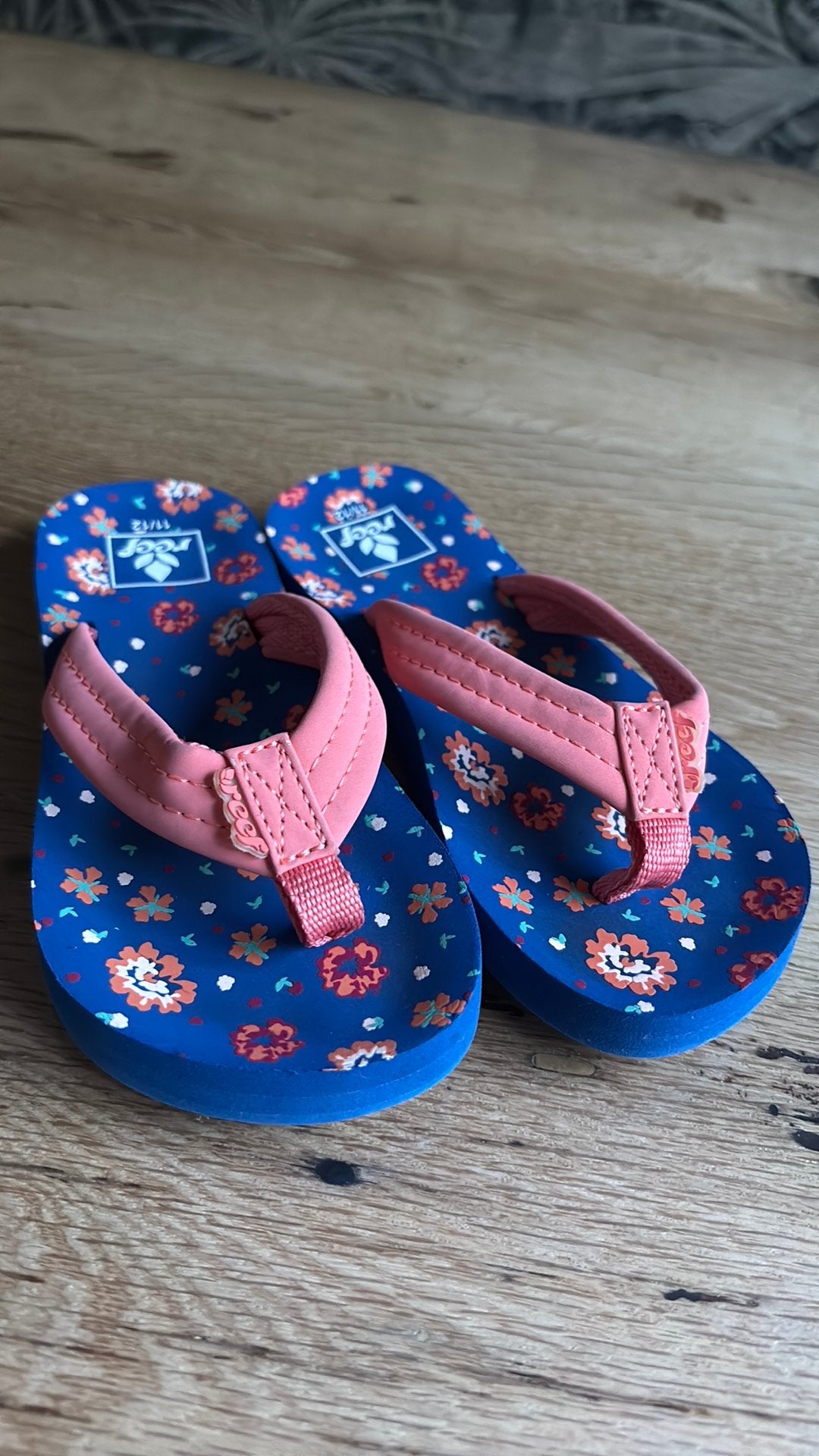 30 Reef | geweldige slippers! | “nieuwstaat”, Meisje, Schoenen, Ophalen of Verzenden, Zo goed als nieuw