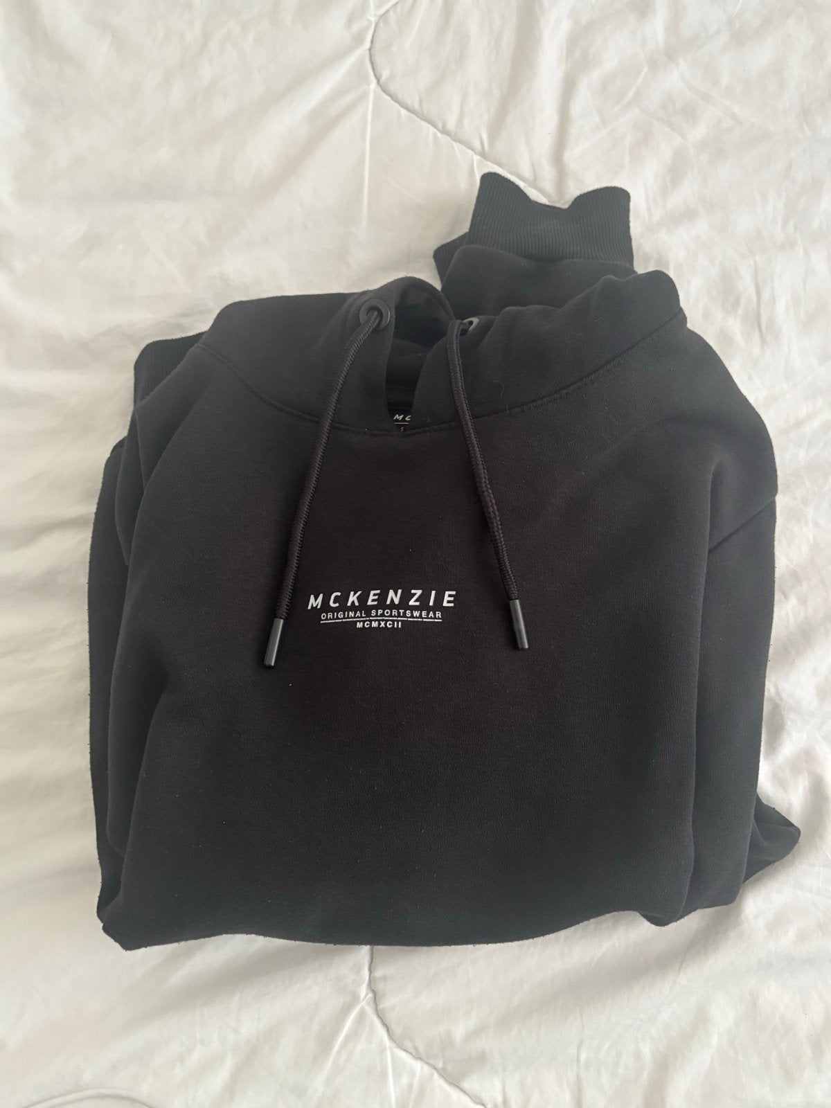 McKenzie Zwarte Hoodie - Zo goed als nieuw, Ophalen of Verzenden, Zo goed als nieuw