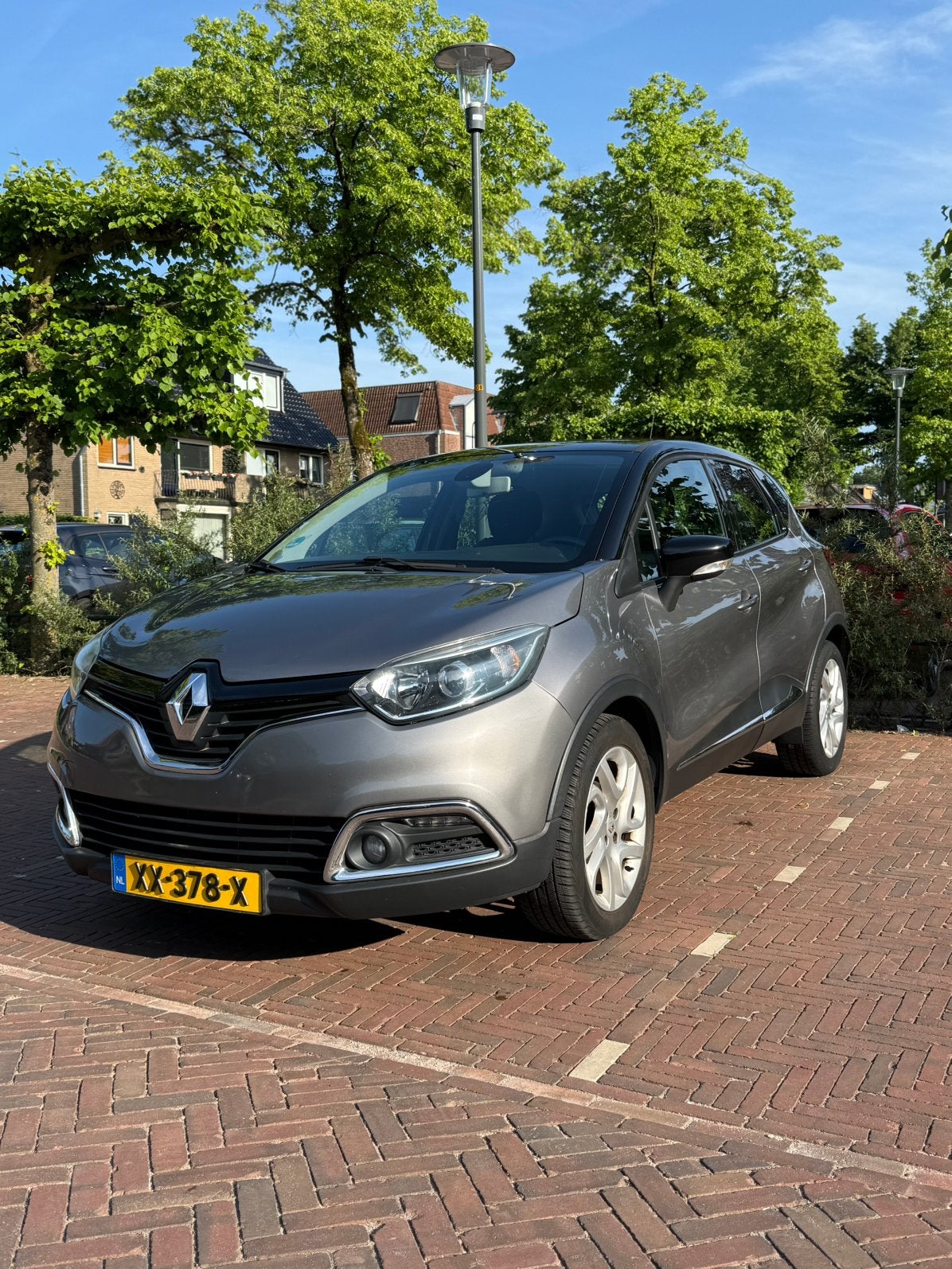 Renault Captur 0.9 TCe | 2014 | 114.902 KM | Nieuwe APK, Voorwielaandrijving, 898 cc, Bruin, 49 €/maand