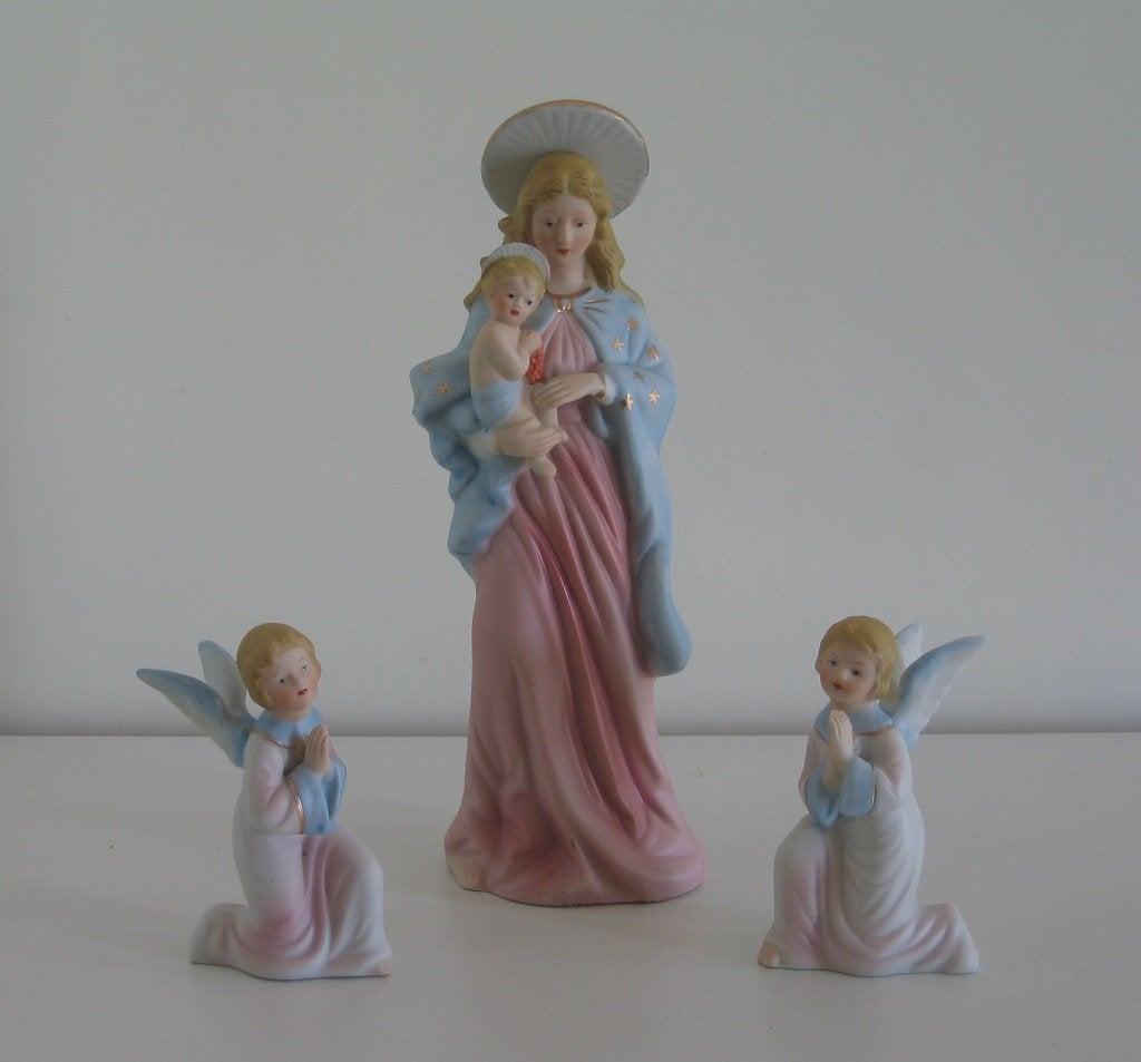 O. L. Vrouw + 2 engeltjes in porselein  -  1212, Antiek en Kunst, Ophalen