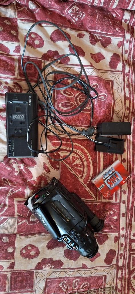 Defecte Sony Hi8 Camera - Zoeker werkt, video uitgang niet, Audio, Tv en Foto, Videocamera's Digitaal, Ophalen of Verzenden, Sony