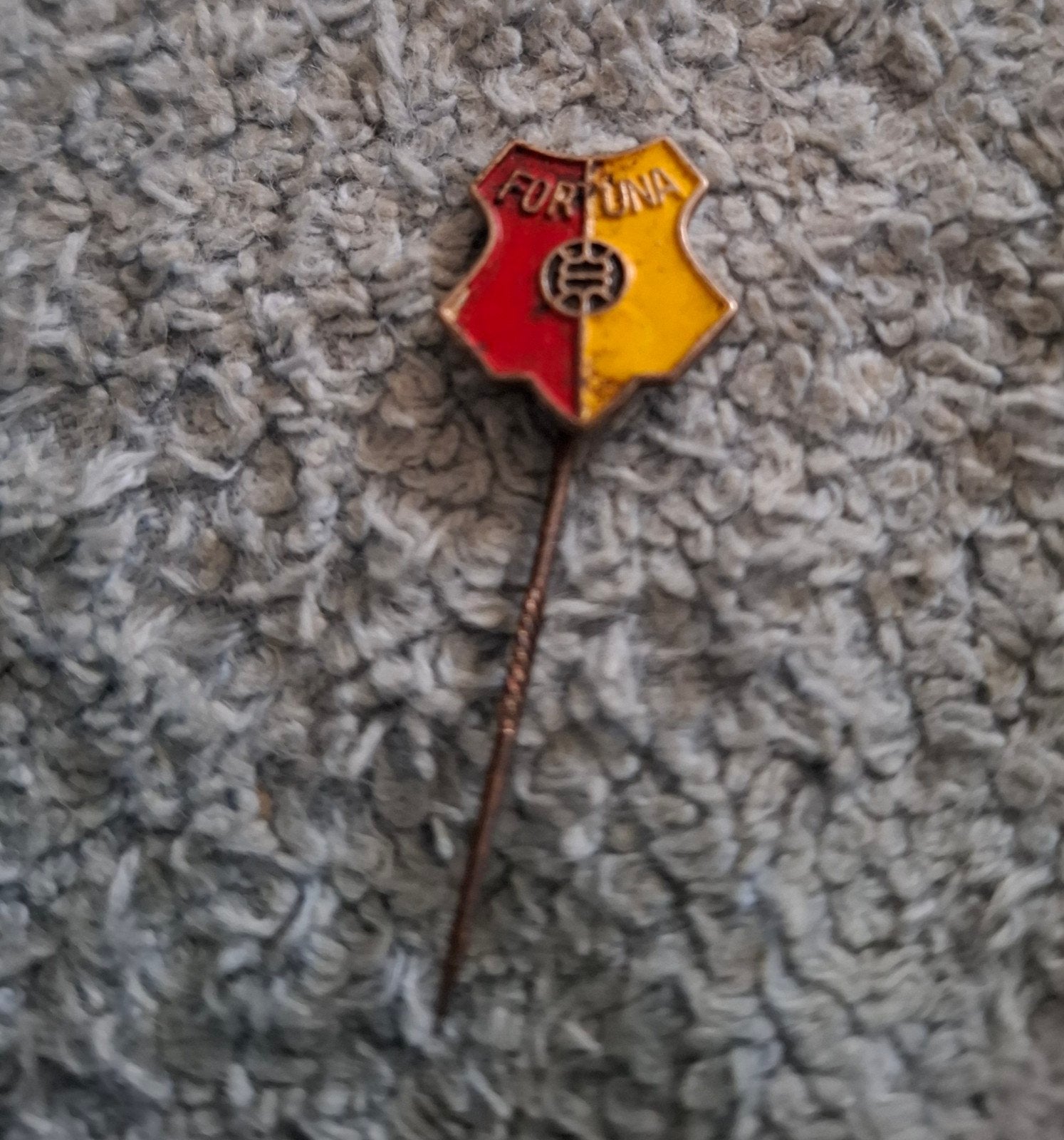 Speldje Fortuna Vlaardingen, Ophalen of Verzenden, Zo goed als nieuw, Sport, Speldje of Pin