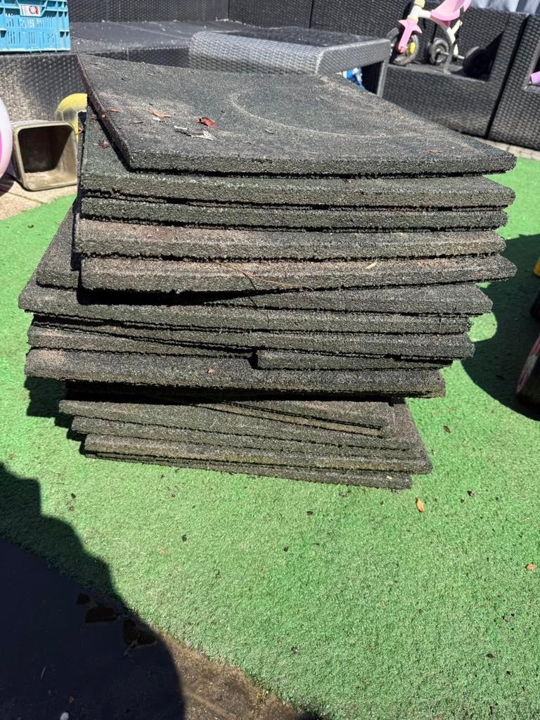 Rubbere tegels, Ophalen, Zo goed als nieuw, Rubber, Terrastegels