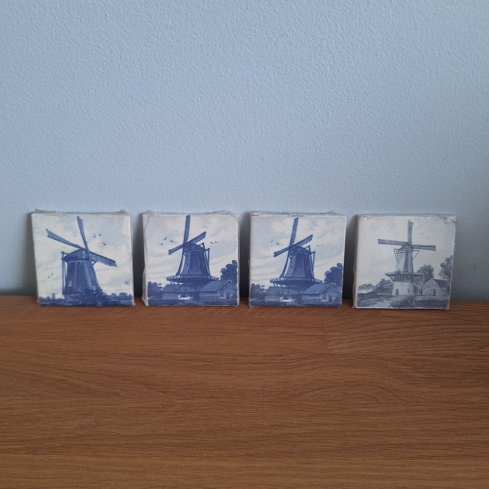 4 oude tegels Delfts blauw, molens, Ophalen of Verzenden